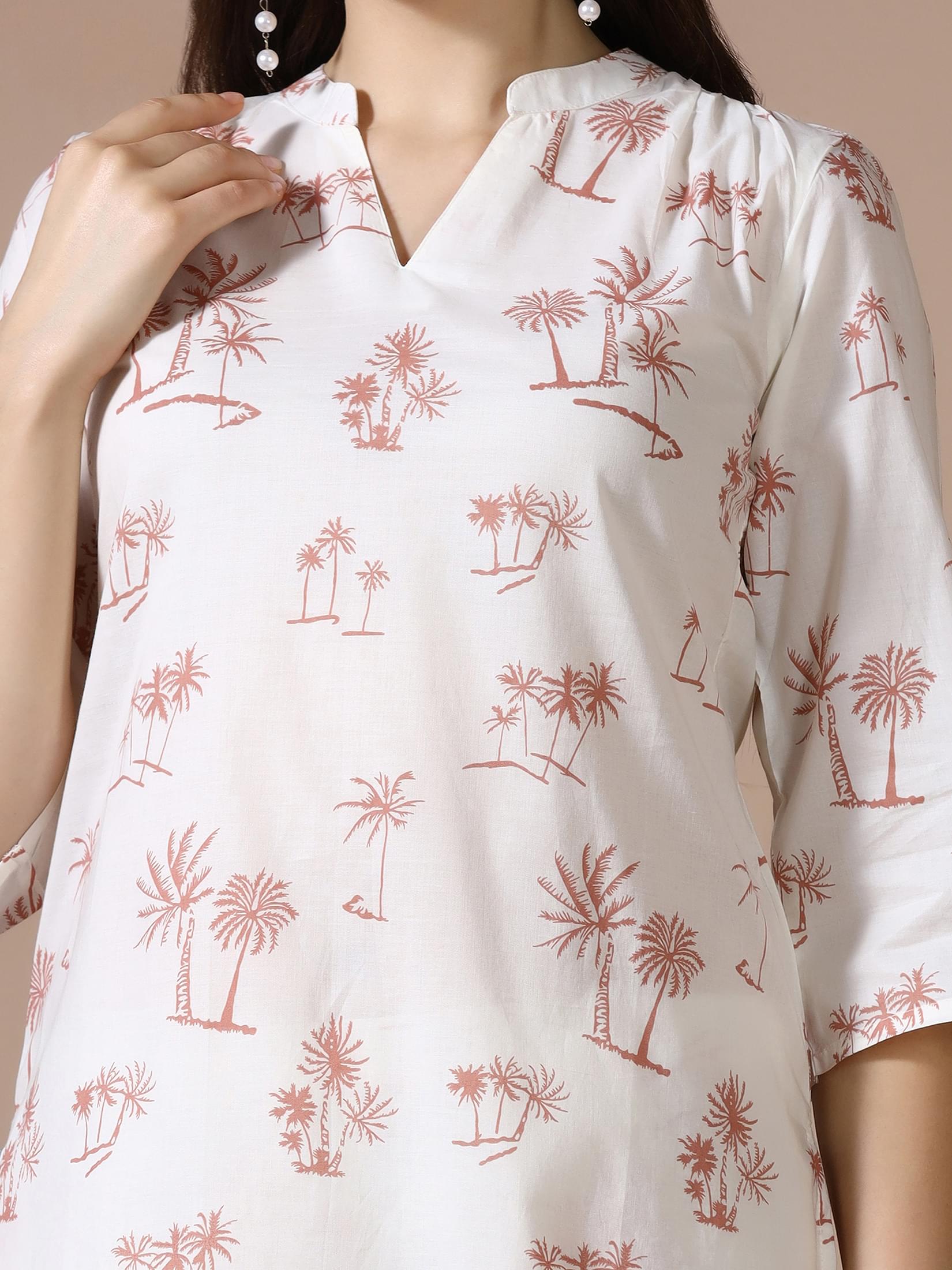 Women Cotton Off White Printed Kurta With Comfort Pant.