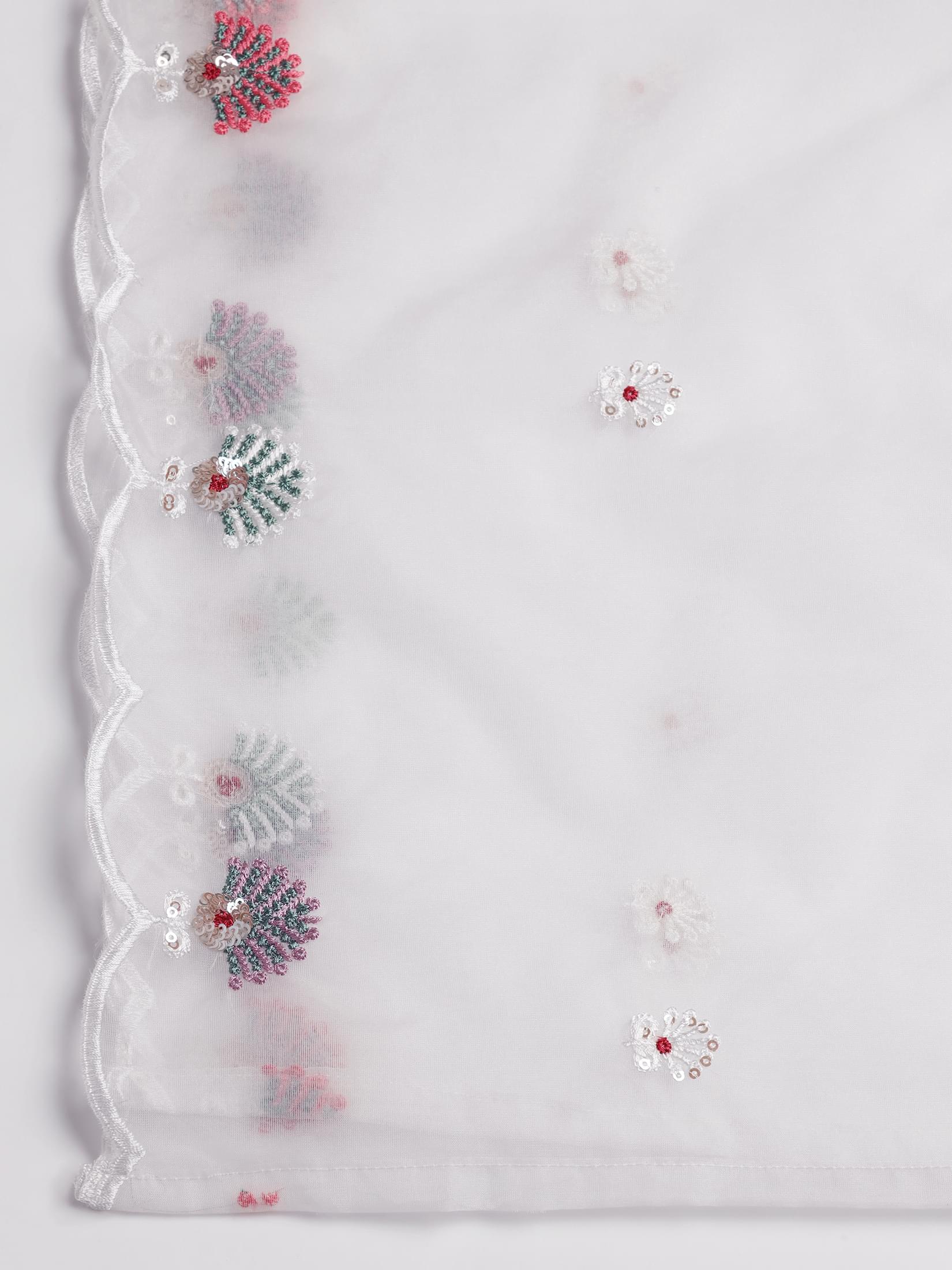 Women Mul Chanderi White Embroidered Kurta Trouser Dupatta.