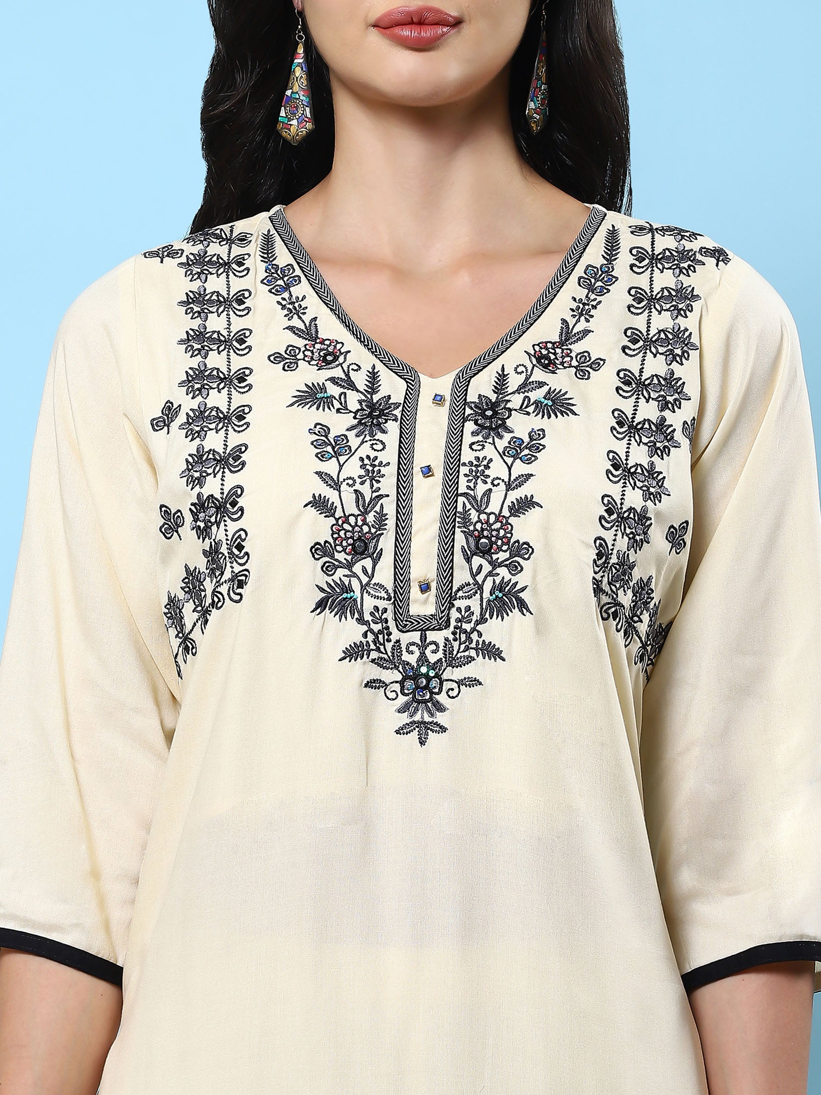 10102OFFWHITE_closer_jpg