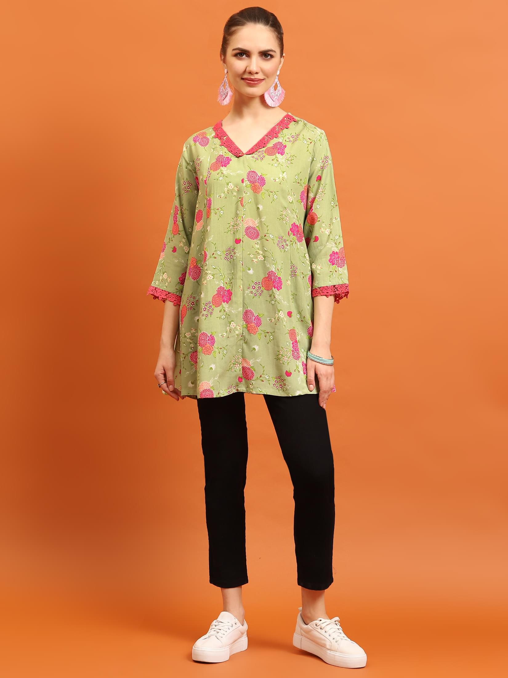 Women Green V-Neck Printed Tunic.