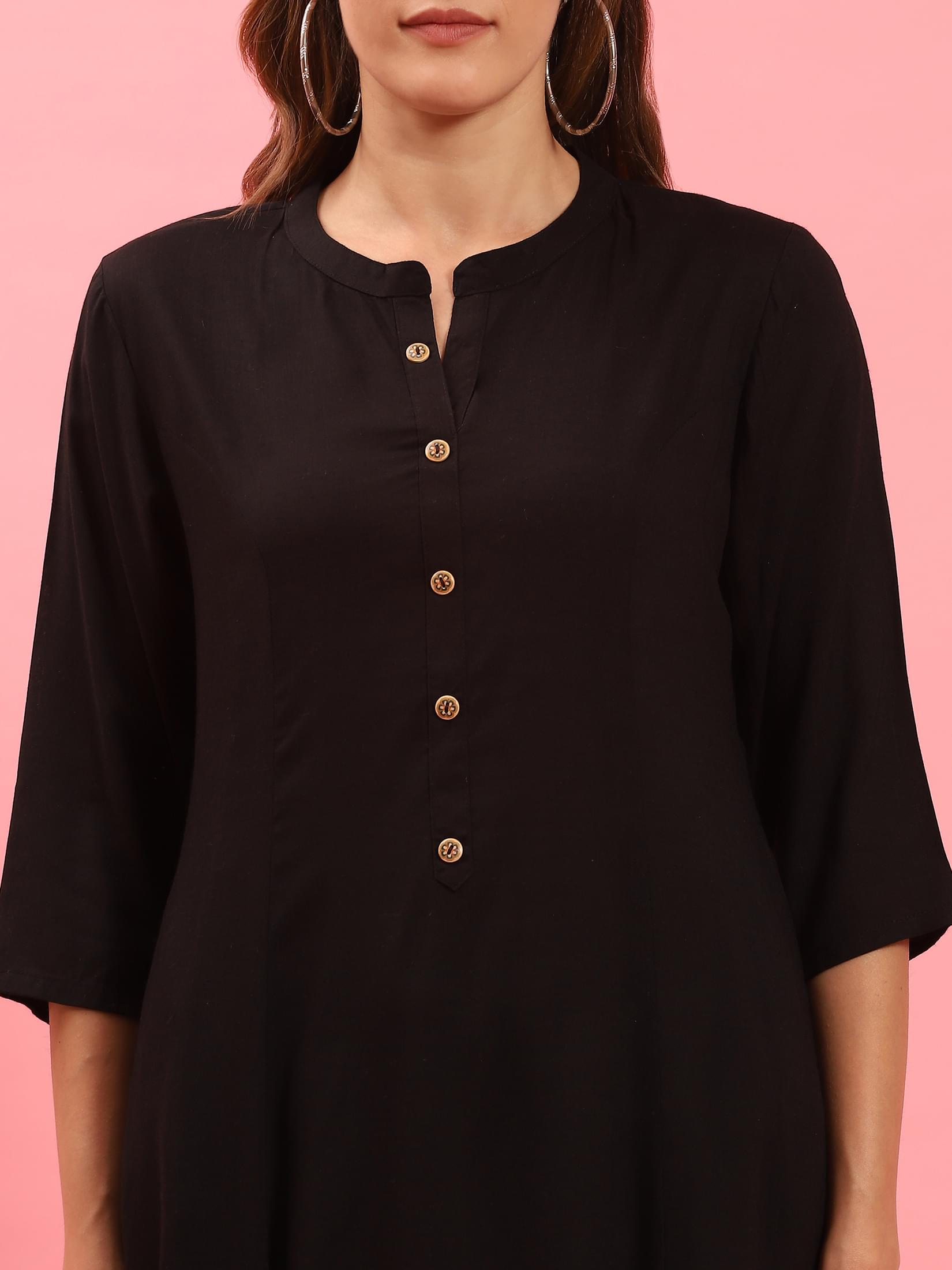 Women Black Plain Kurta.