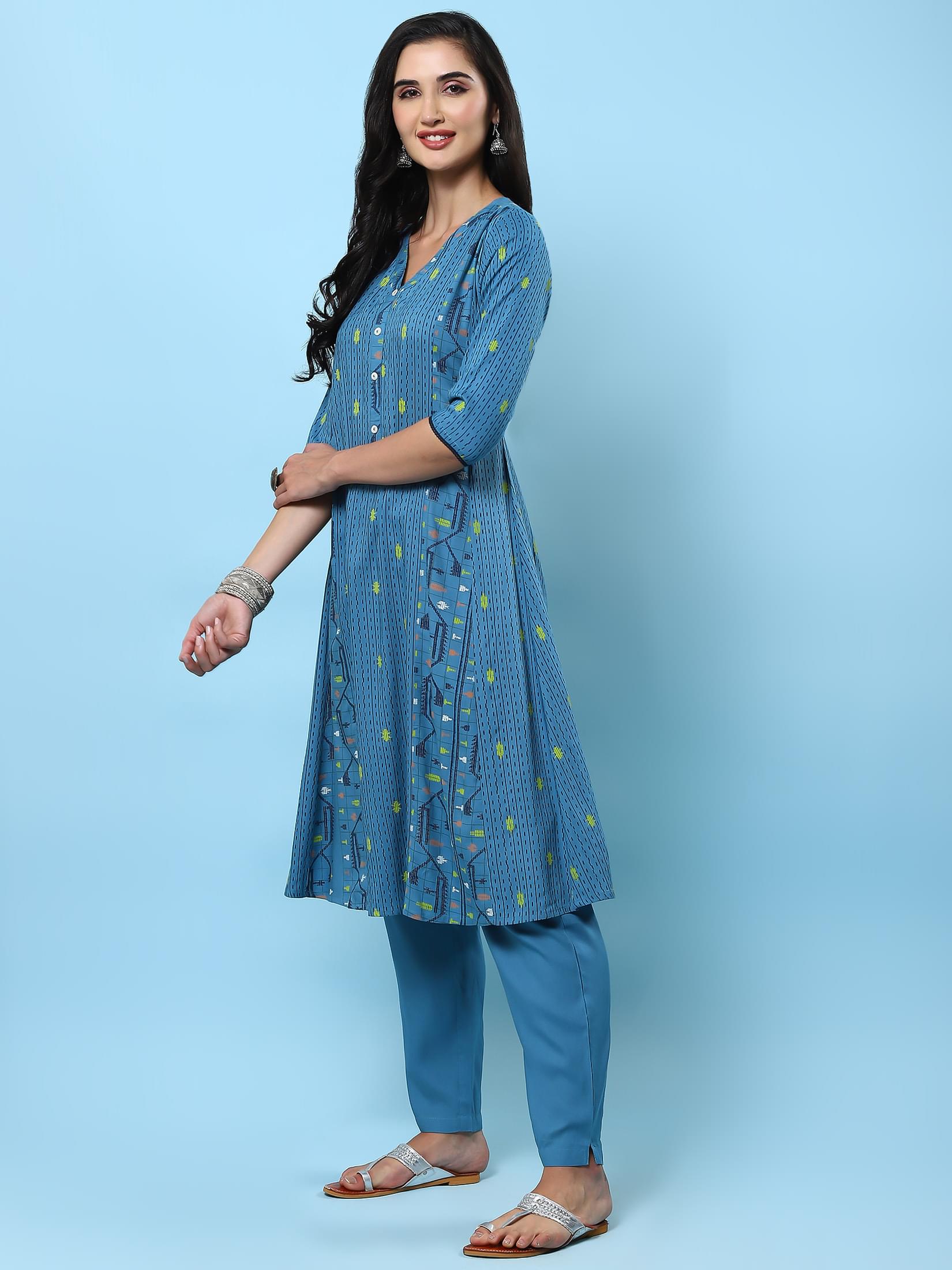 Women Blue Aztec Printed Kurta With Trouser.