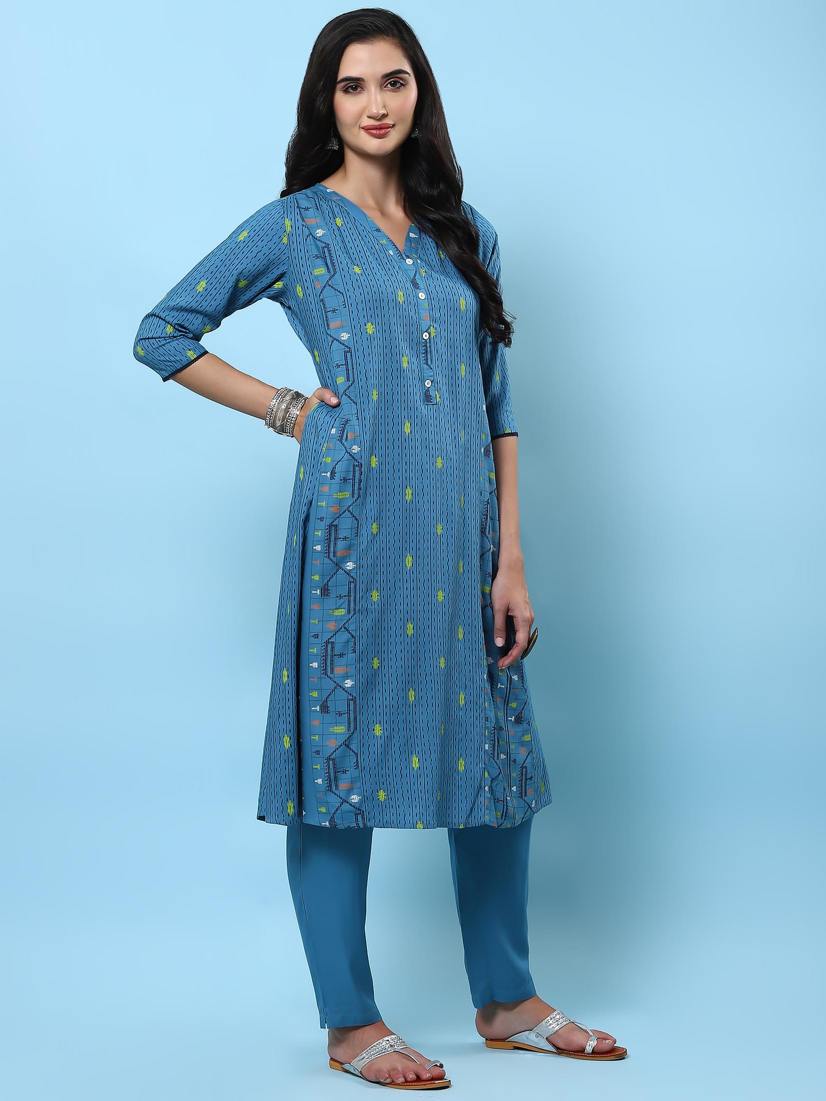Women Blue Aztec Printed Kurta With Trouser.