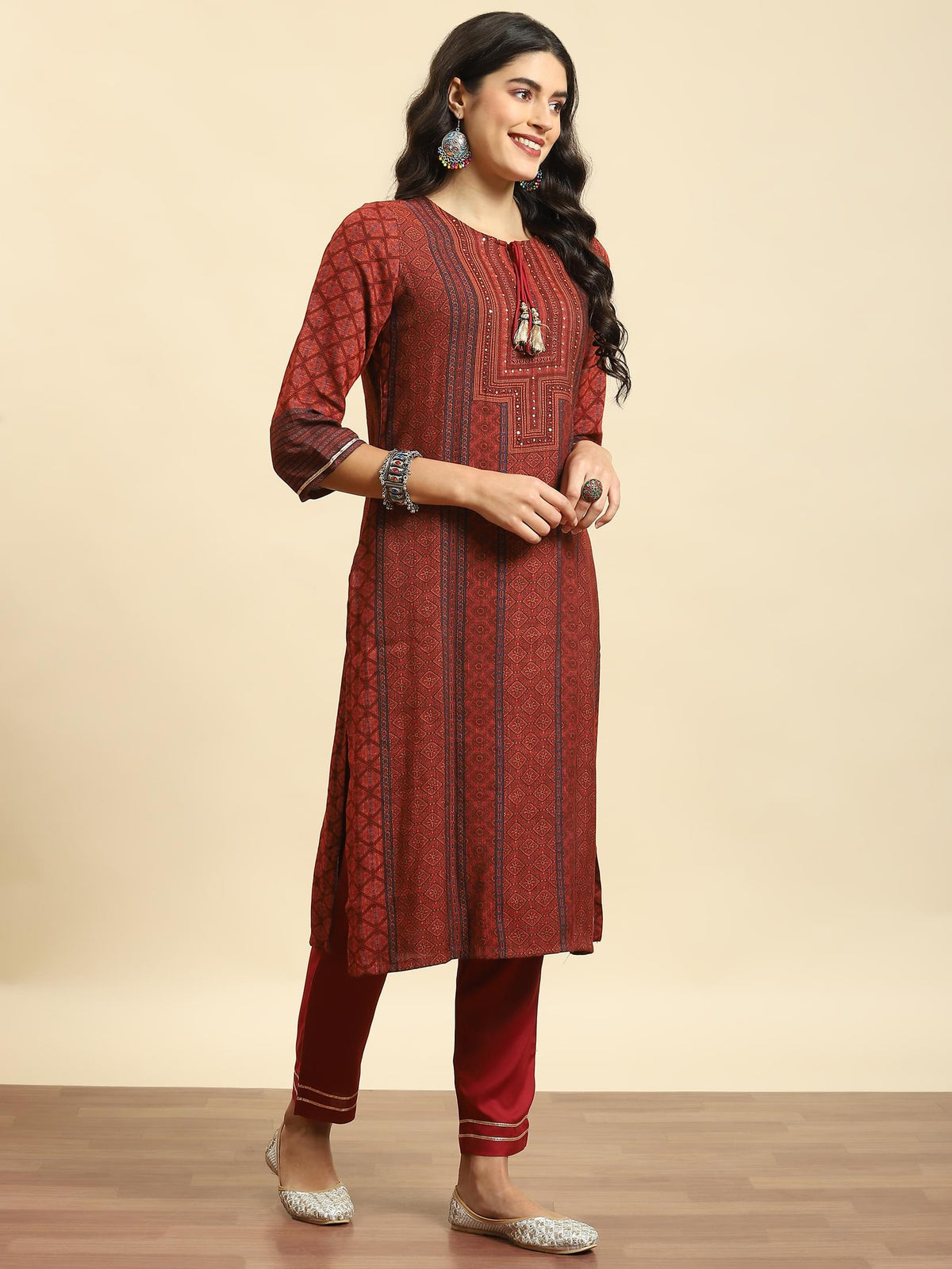 Women Maroon Aztec Print Kurta Trouser Dupatta.