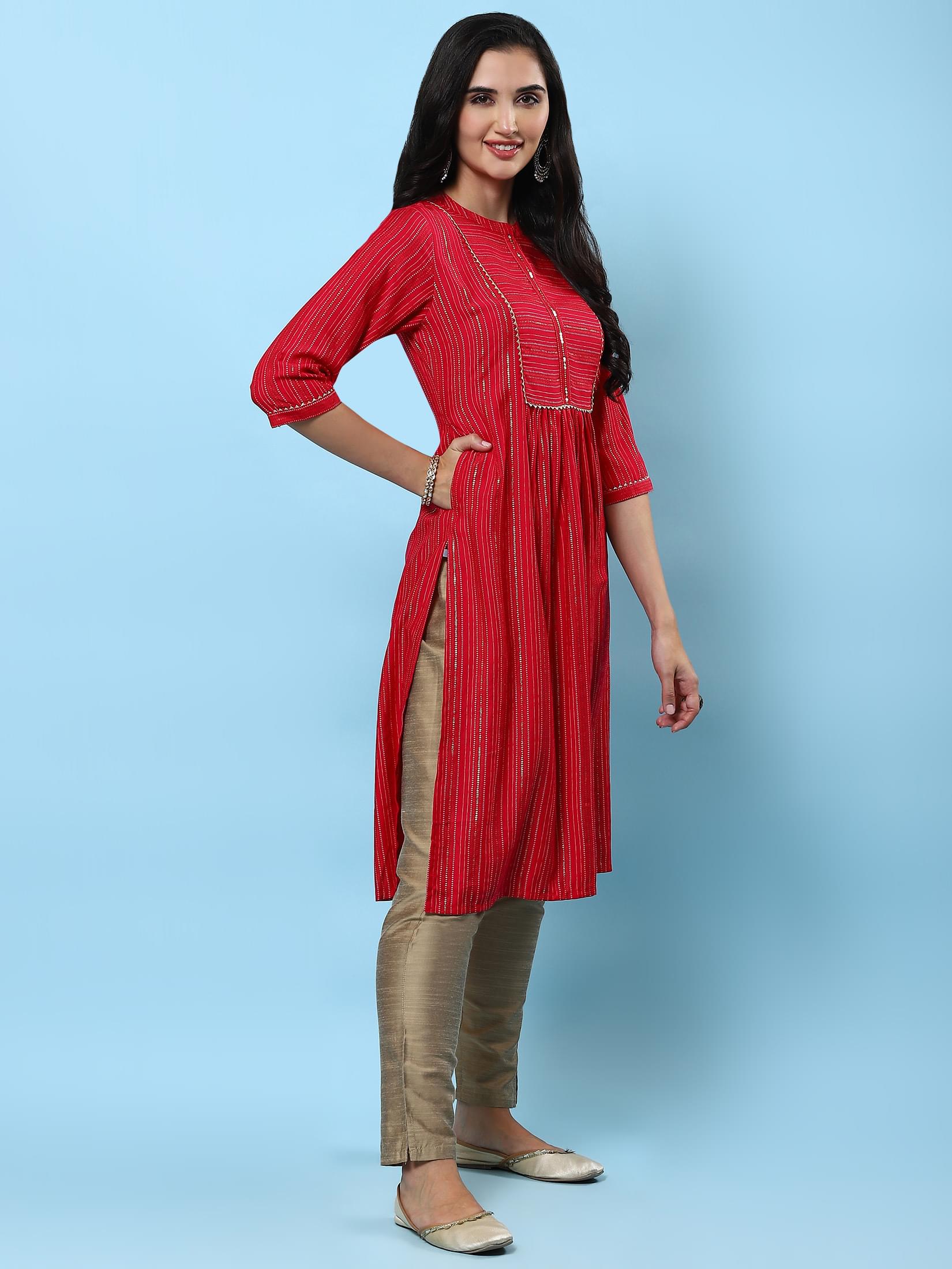 Women Pink Stripe Printed Kurta.