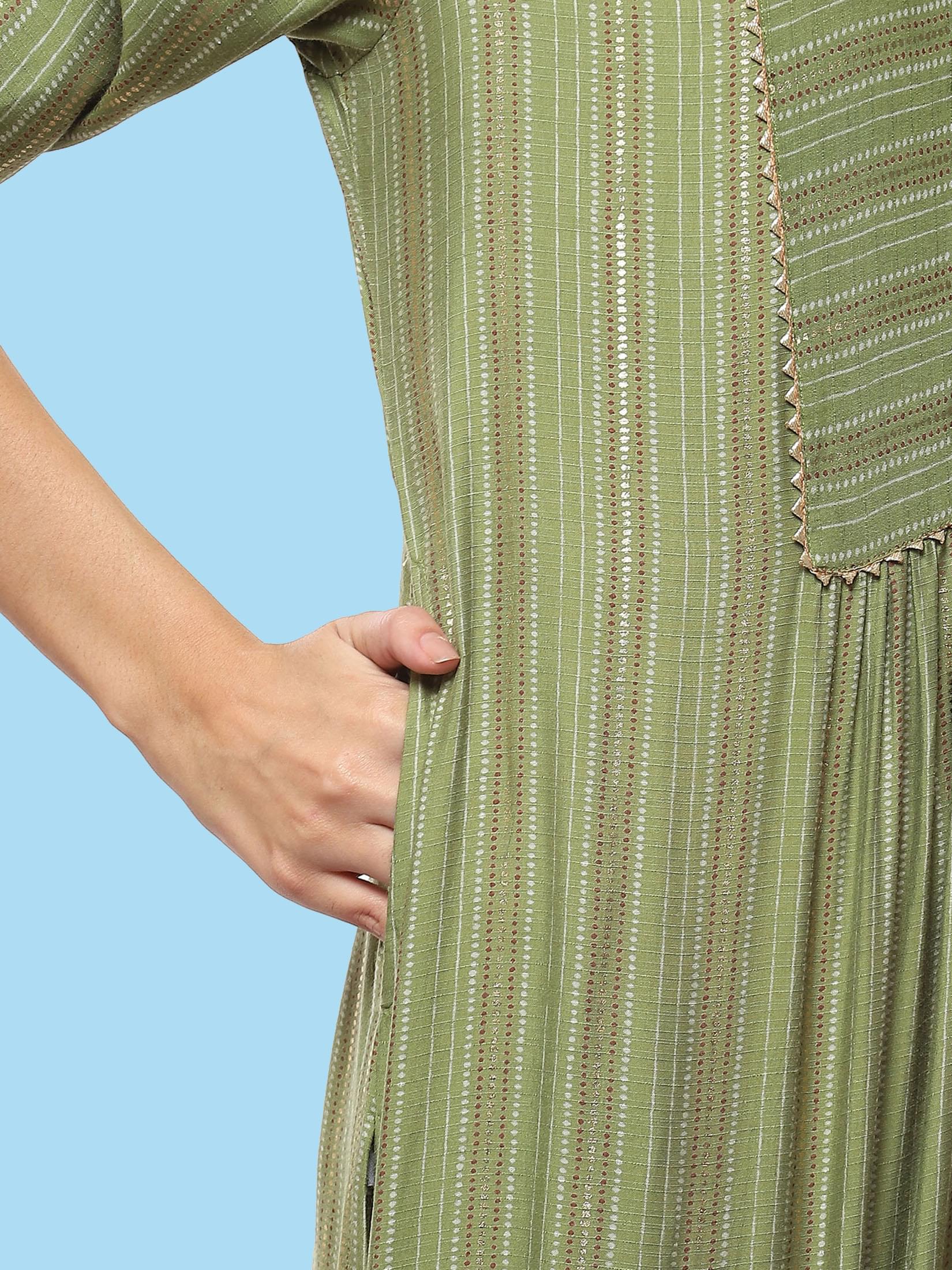 Women Green Stripe Printed Kurta.