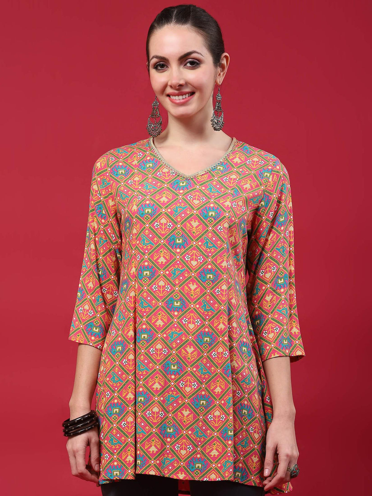 Women Pink Geometric Printed Tunic.