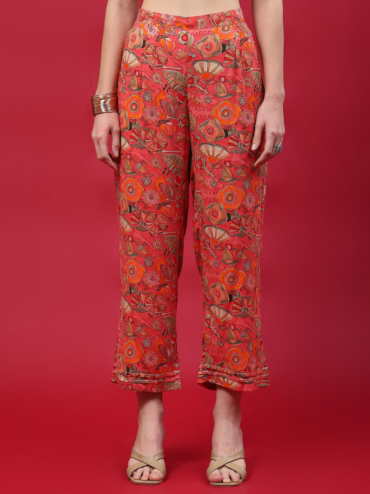 Women Peach Abstract Printed Co-Ord Set.