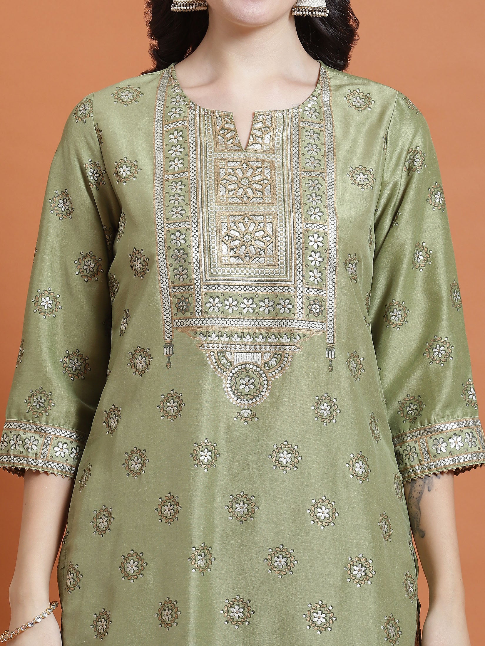 10667PISTAGREEN_closer