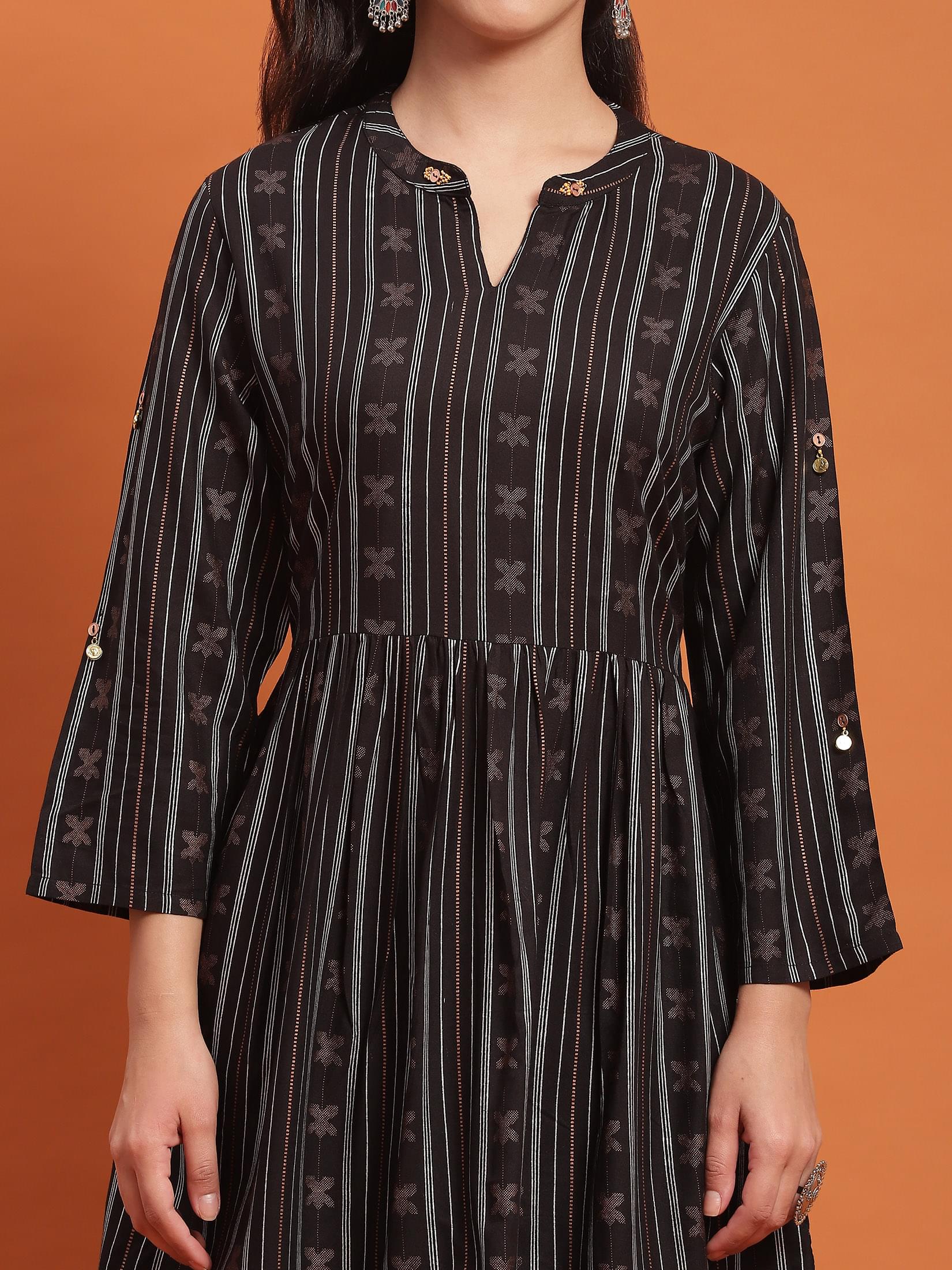 Women Black Stripe Print Co-Ord Set.