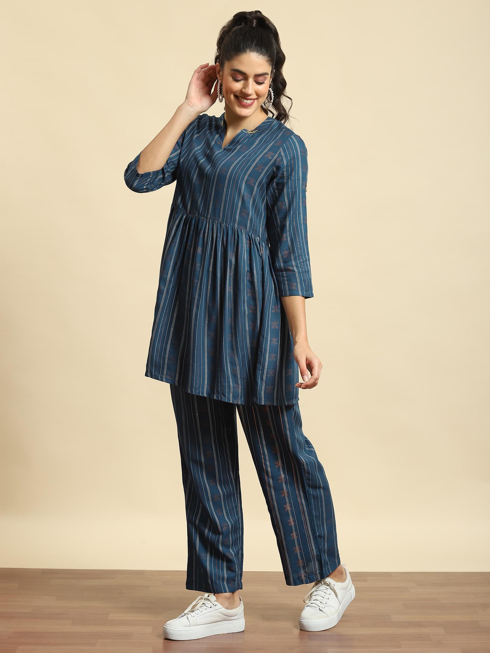 Women Blue Stripe Print Co-Ord Set.