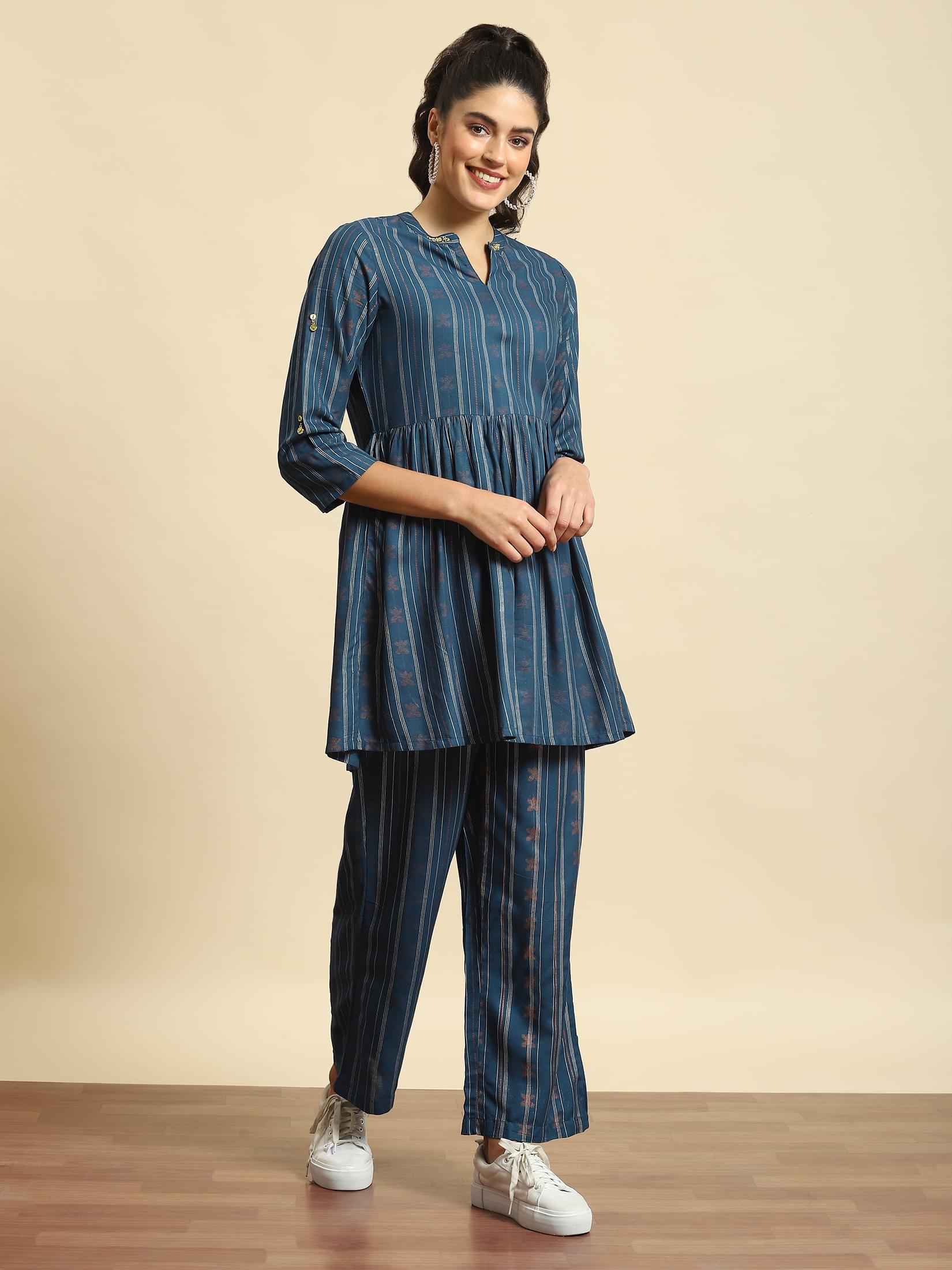 Women Blue Stripe Print Co-Ord Set.