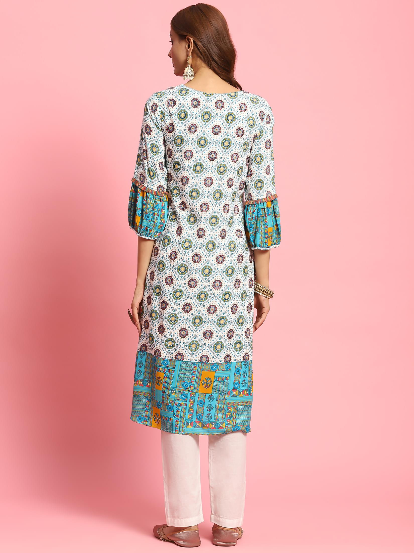 Women White Geometric Printed Kurta.