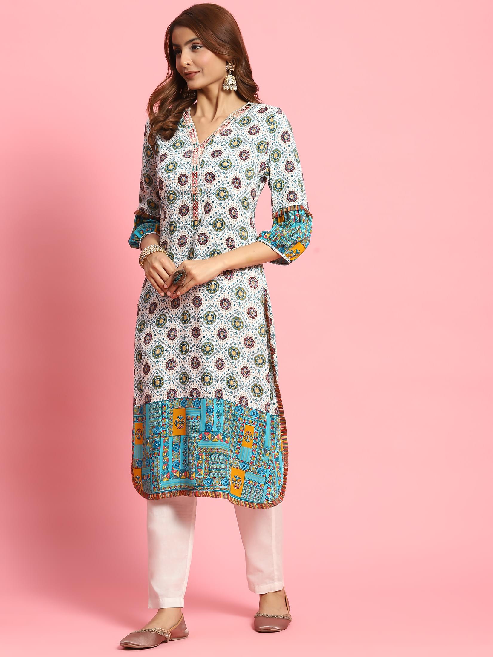 Women White Geometric Printed Kurta.