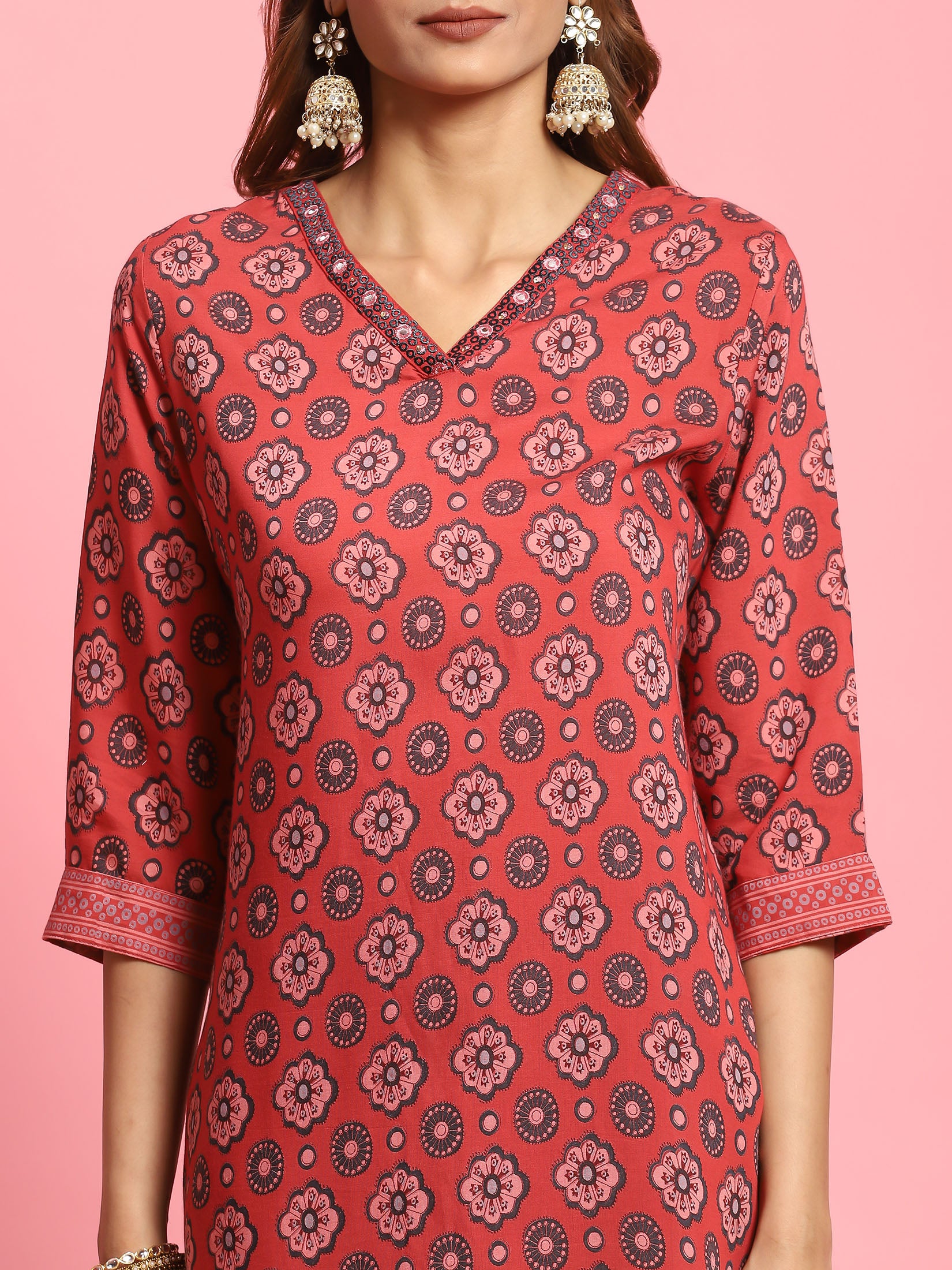 10710CRIMSONRED_closer