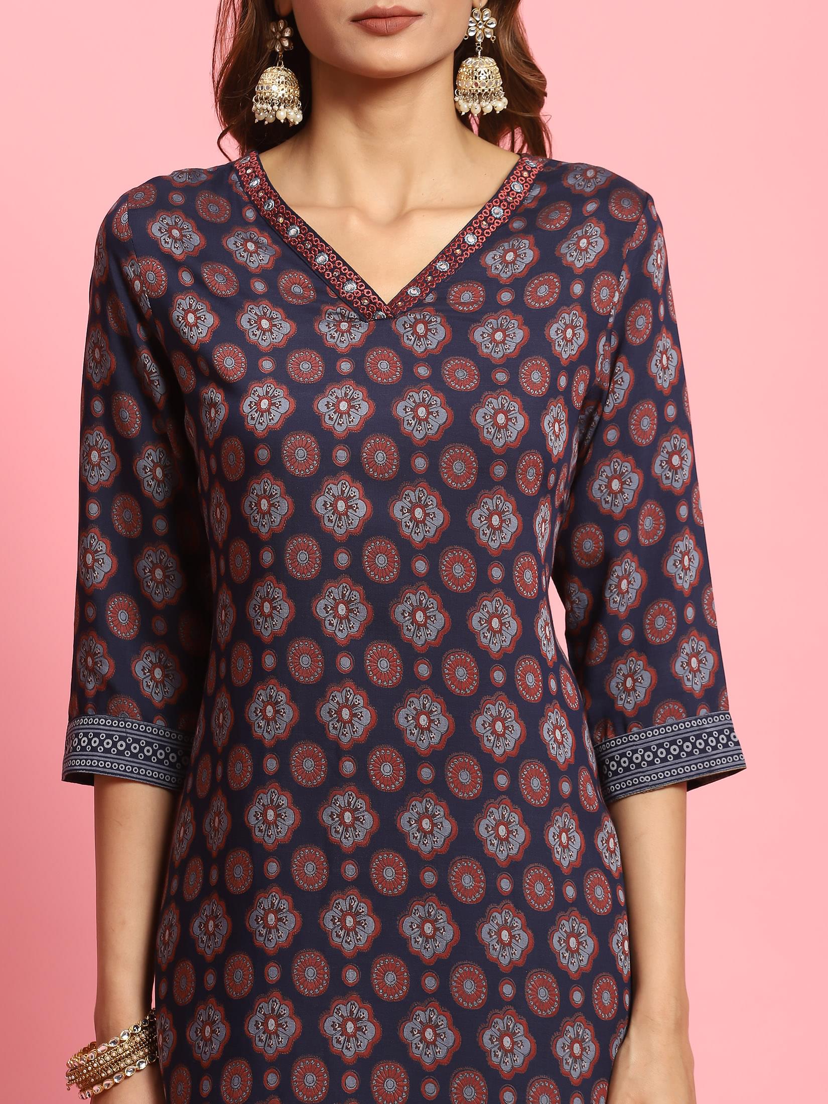 Women Navy Blue Butti Printed Kurta.