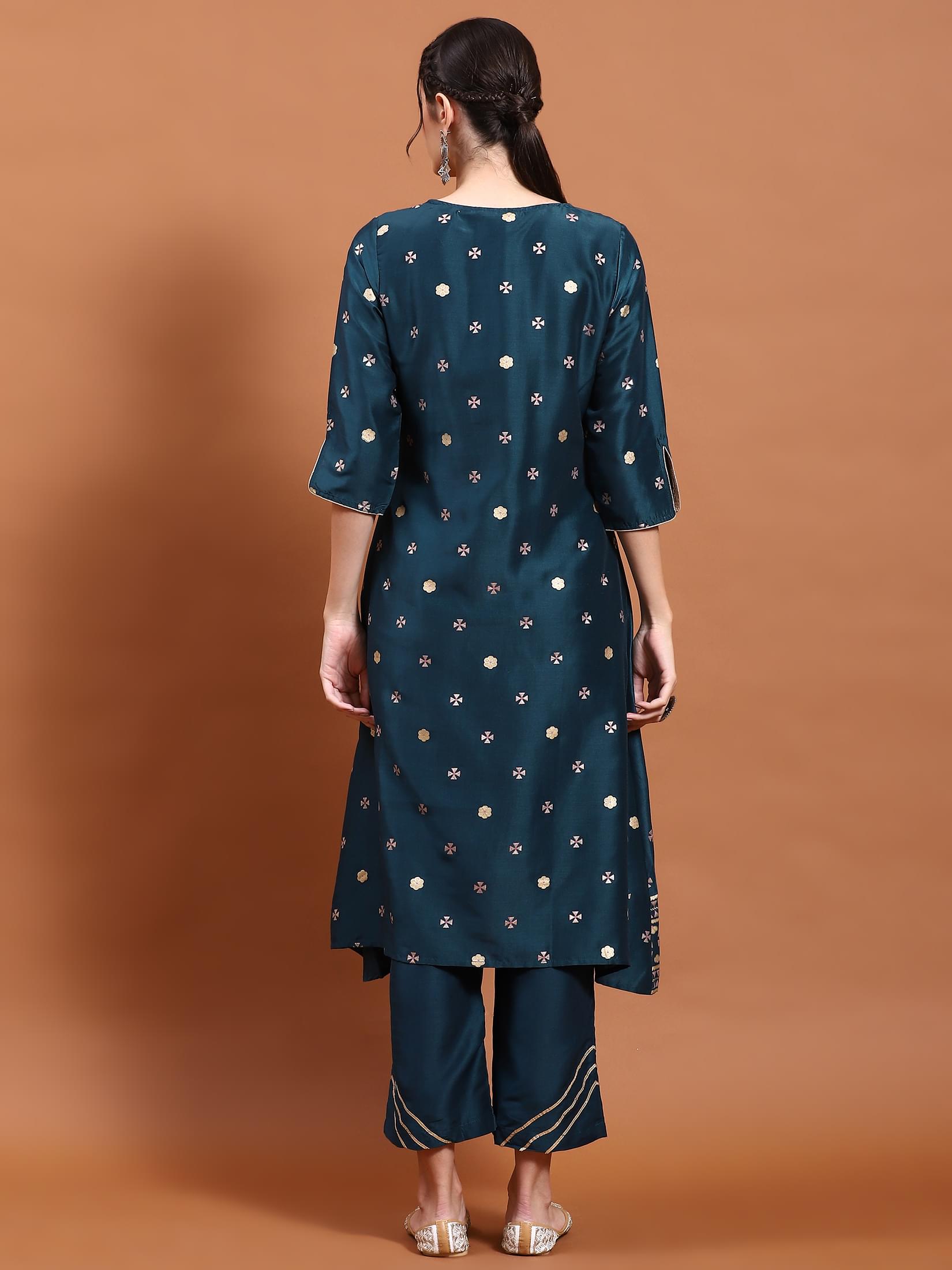 Women Blue Geometric Print Kurta With Comfort Pant.
