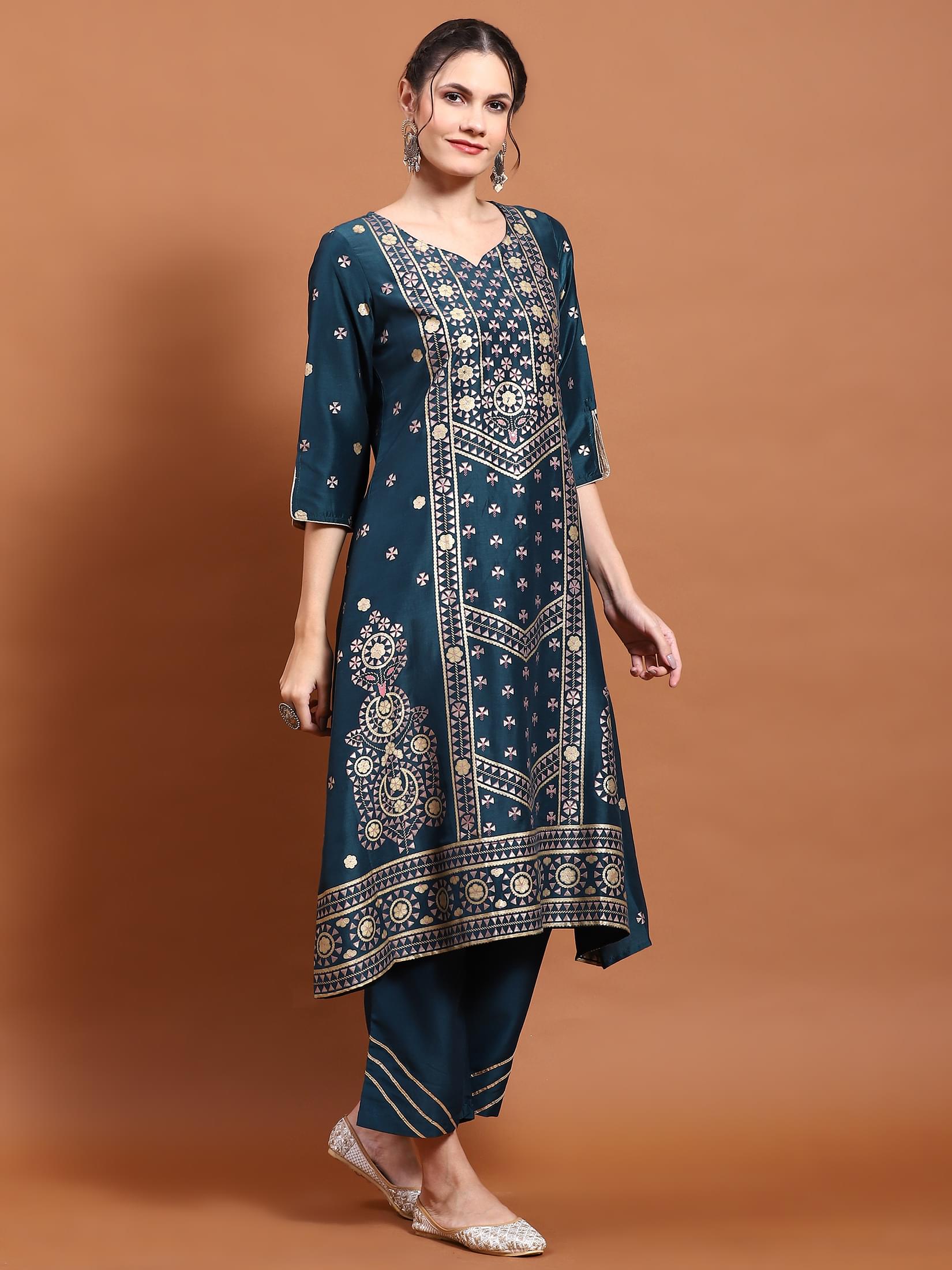 Women Blue Geometric Print Kurta With Comfort Pant.
