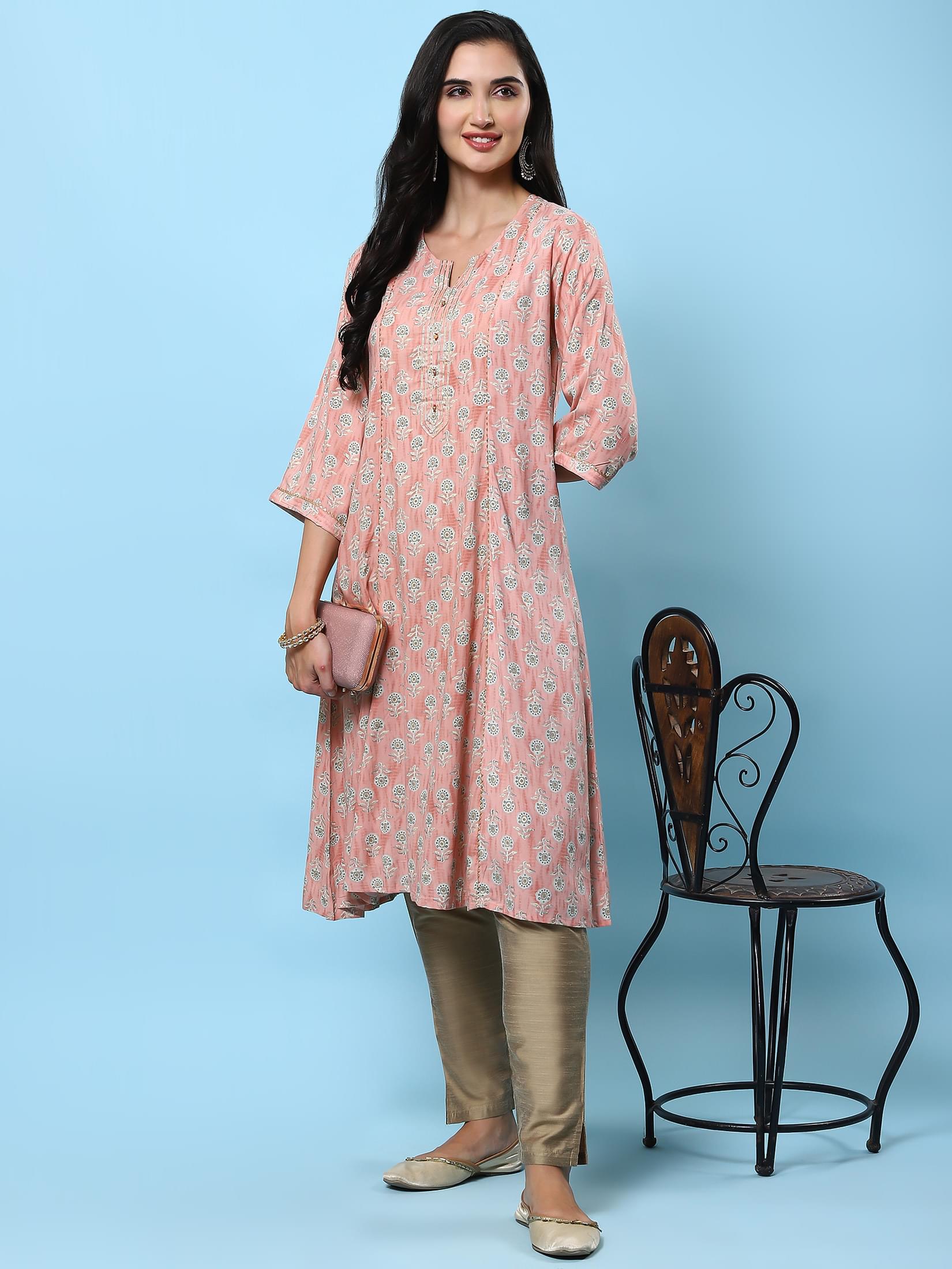 Women Pink Floral Printed Kurta.