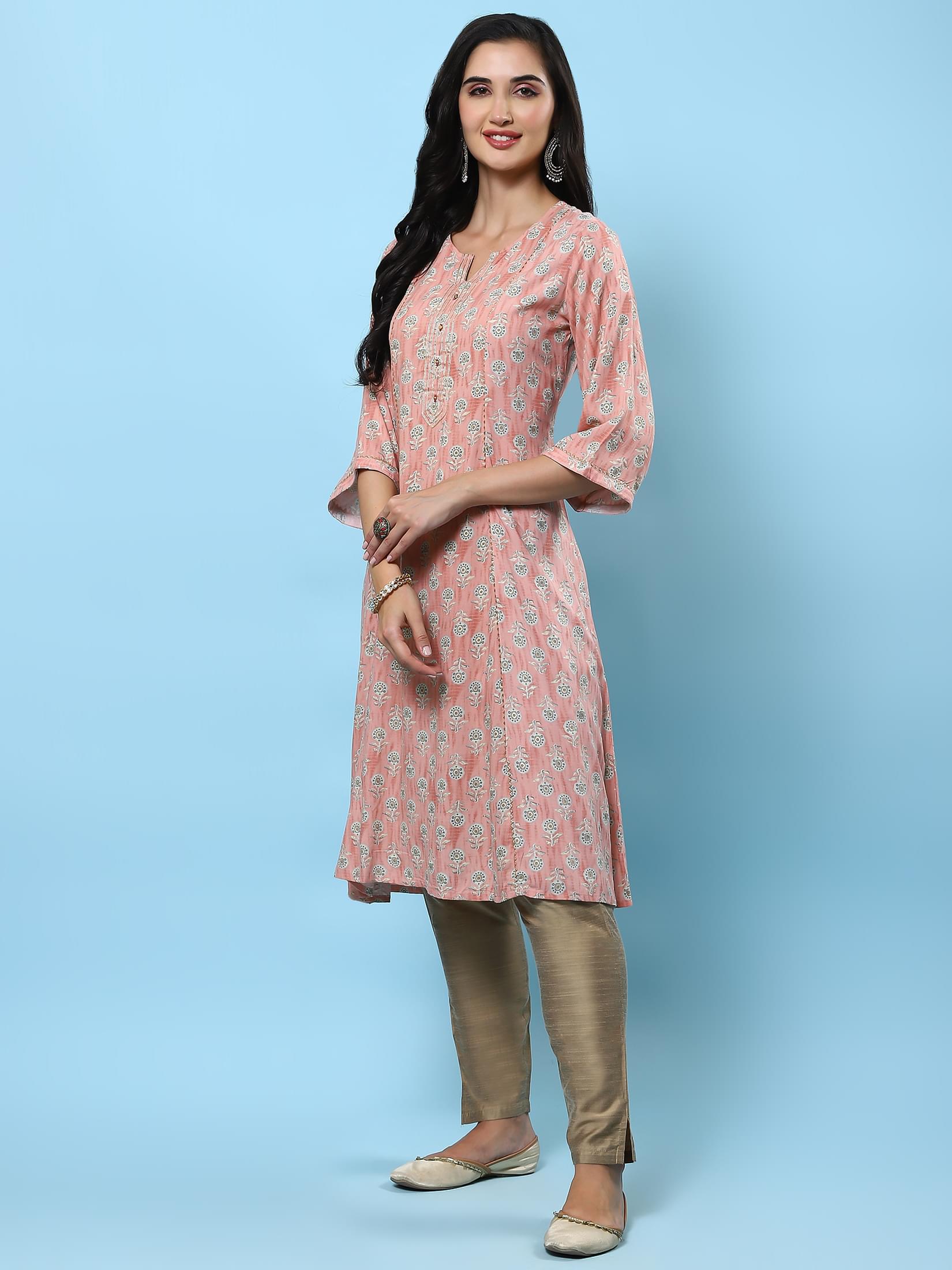 Women Pink Floral Printed Kurta.