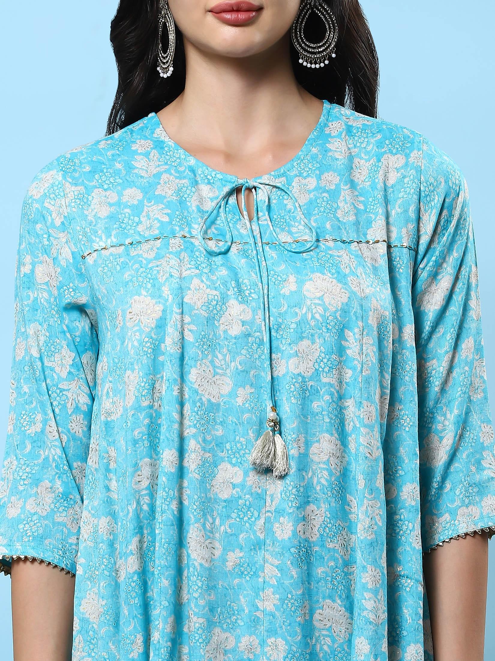 Women Blue Floral Printed Kurta With Trouser.