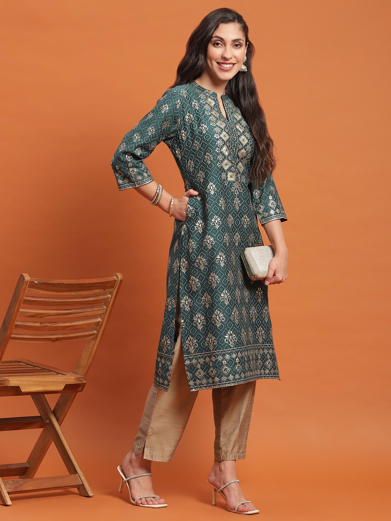 Women Blue Floral Print Kurta.