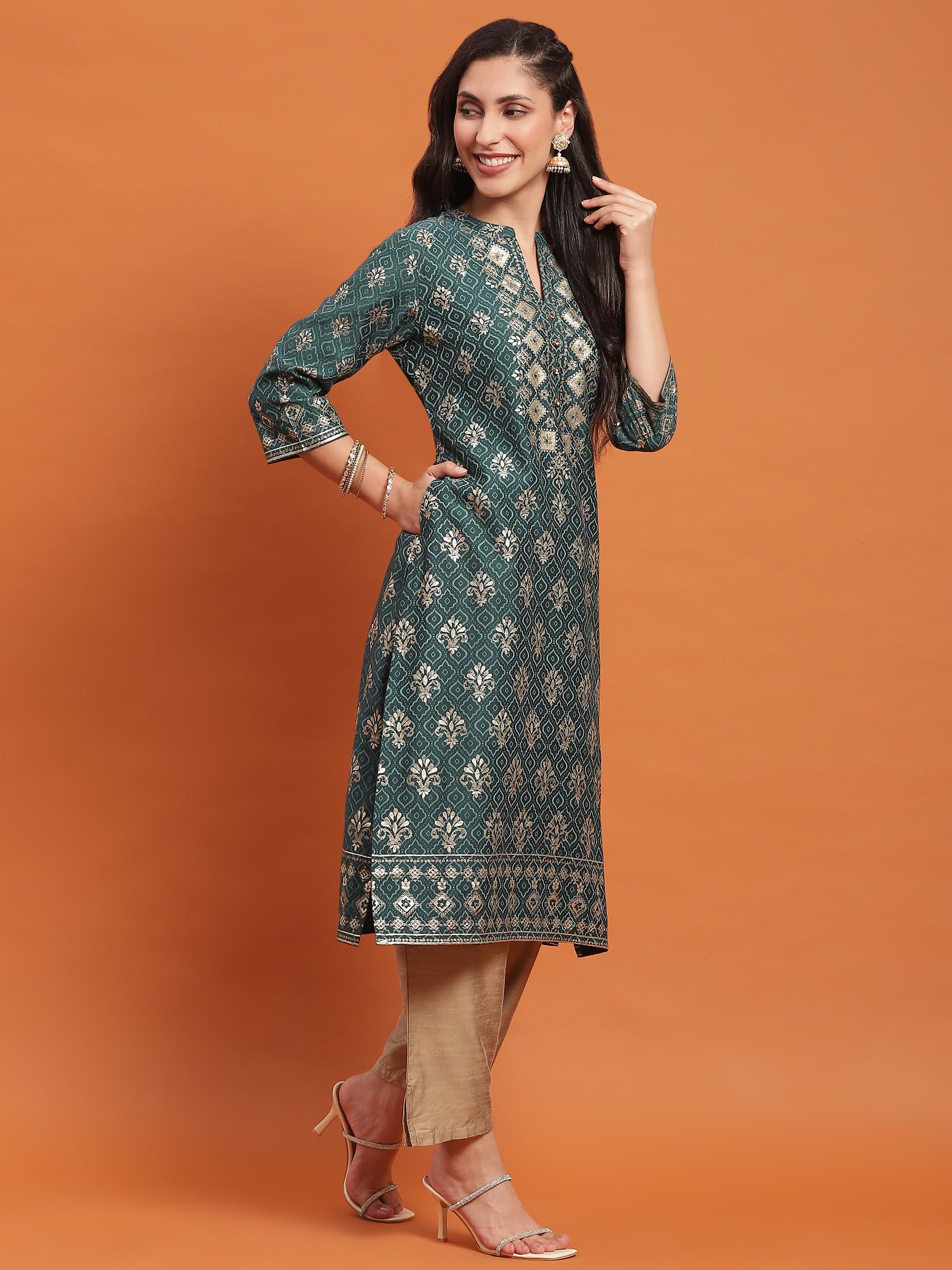 Women Blue Floral Print Kurta.