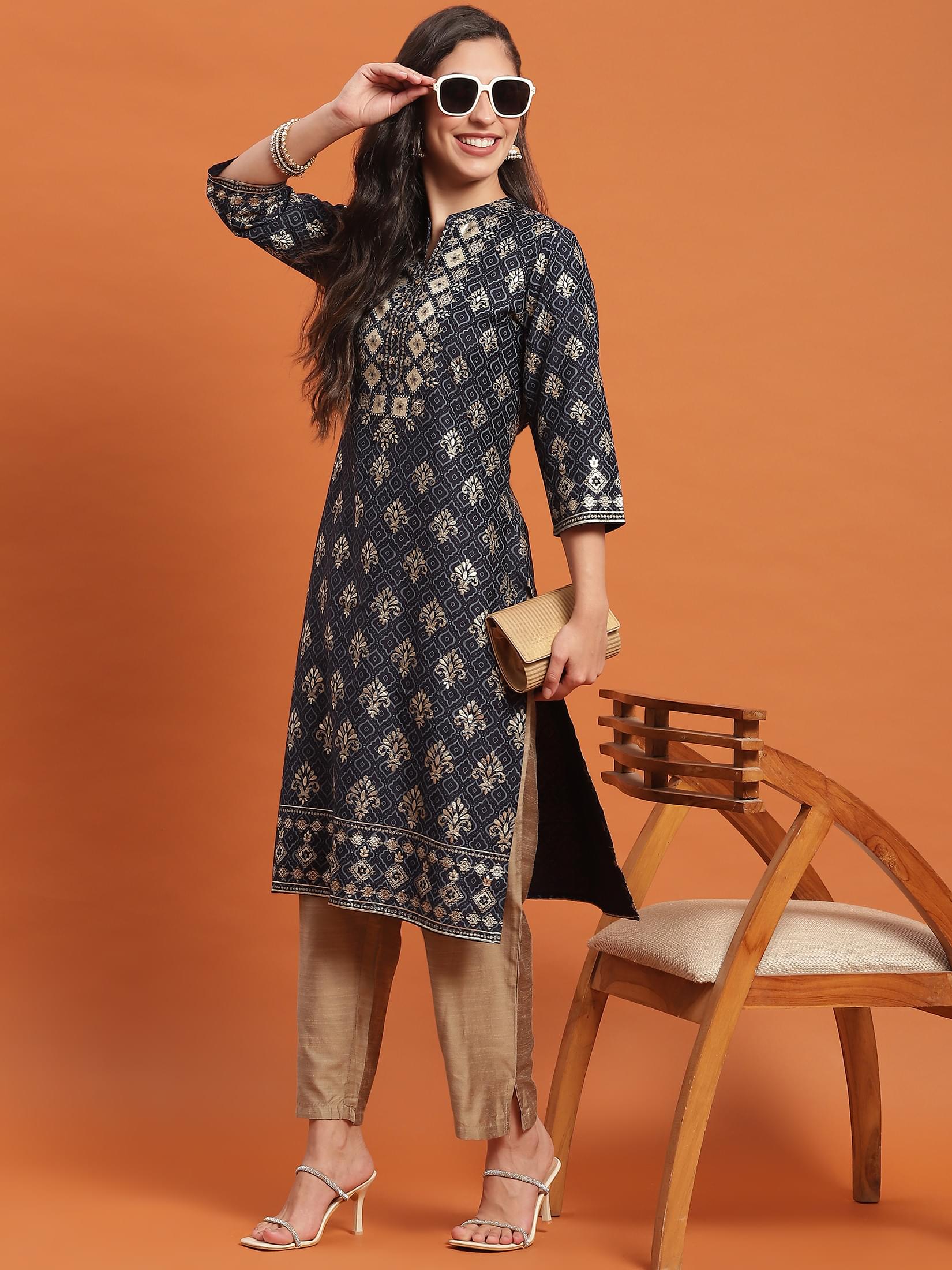 Women Navy Blue Floral Print Kurta.