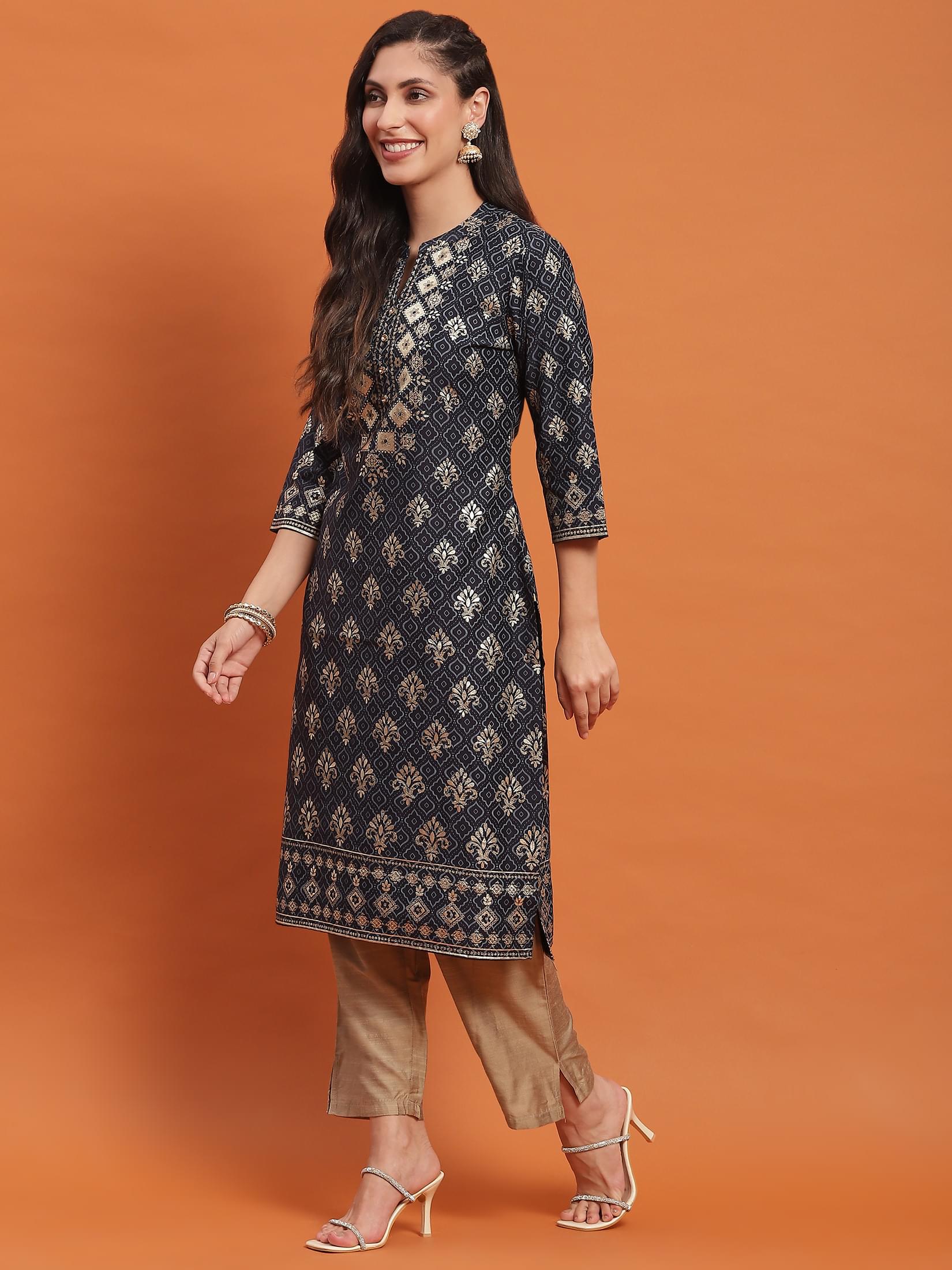 Women Navy Blue Floral Print Kurta.