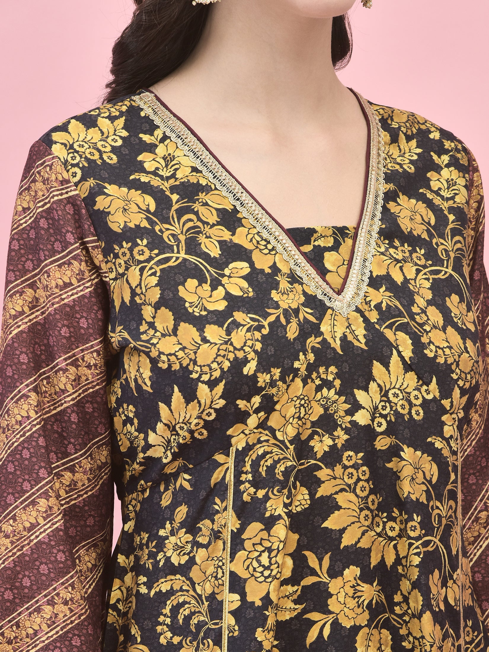 10783BLACKMAROON_closer