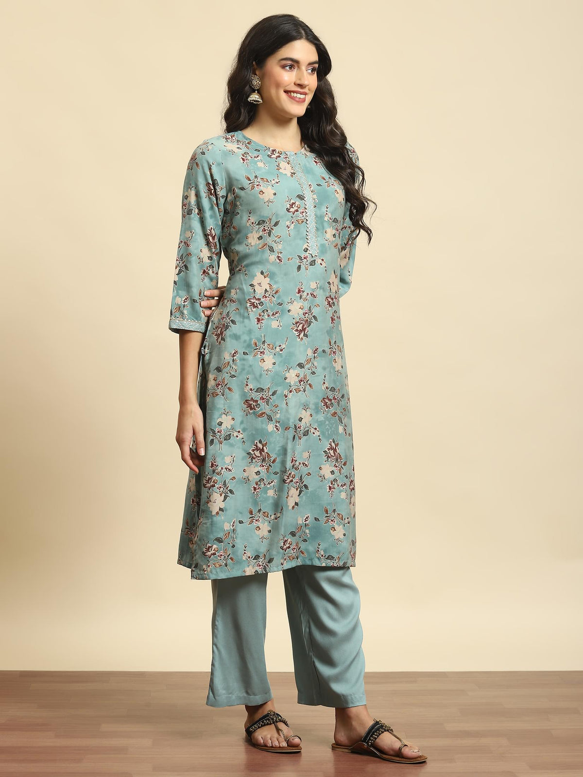 Women Green Floral Print Kurta Comfort Pant Dupatta.