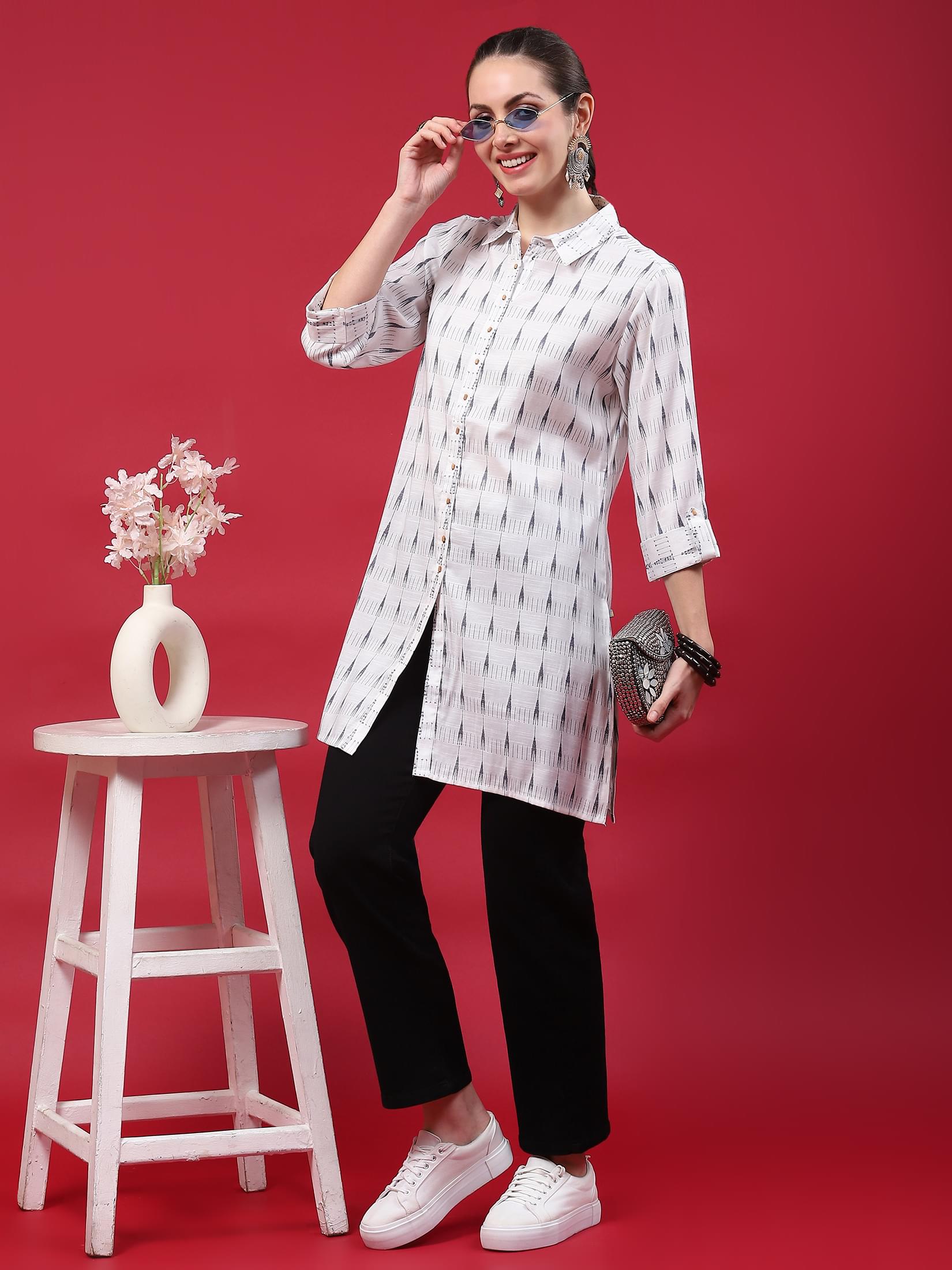 Women White Stripe Printed Kurti.