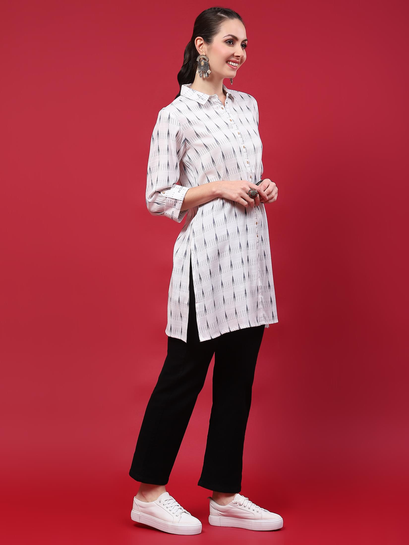 Women White Stripe Printed Kurti.