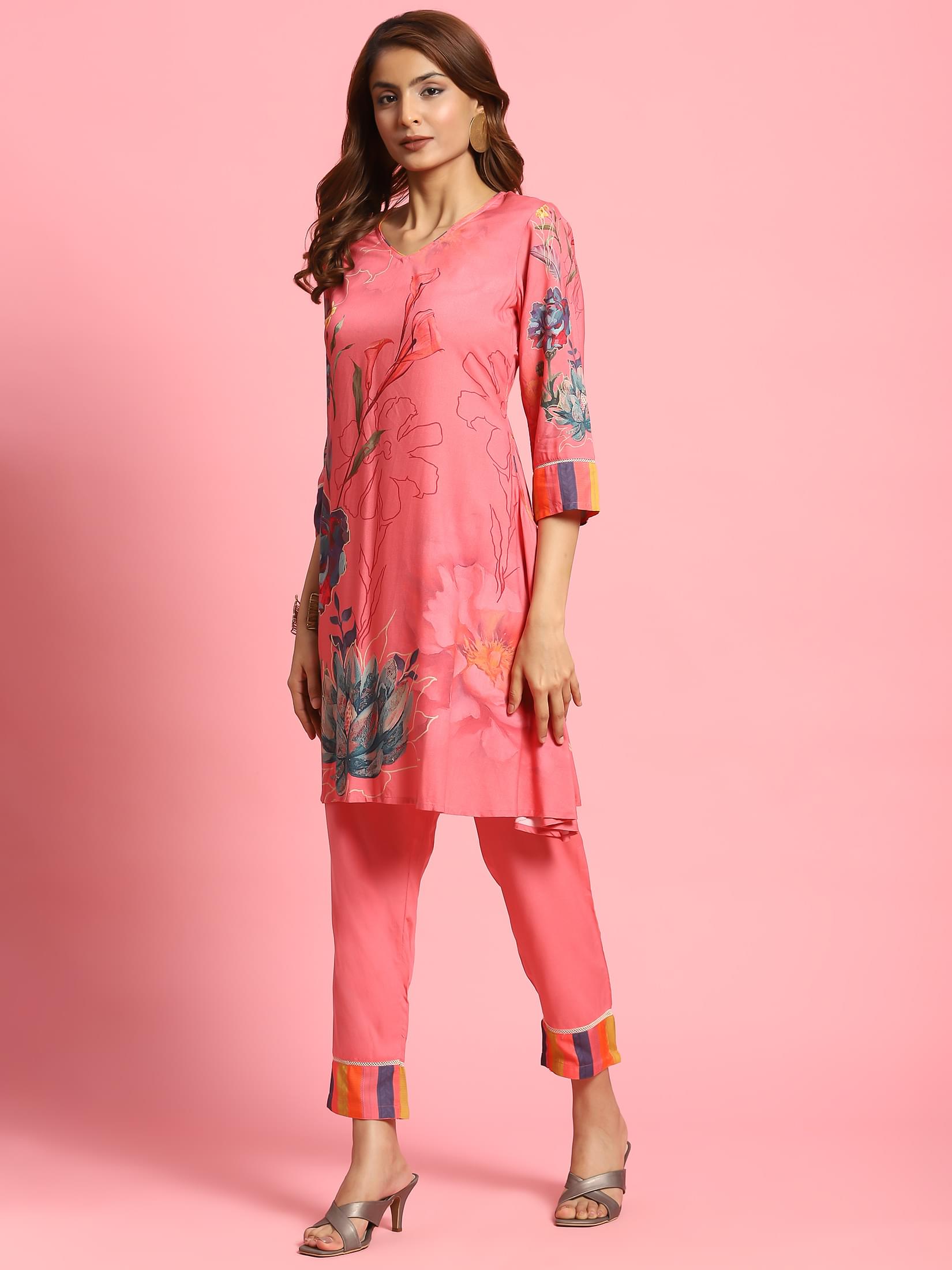 Women Peach Floral Printed Co-Ord Set.