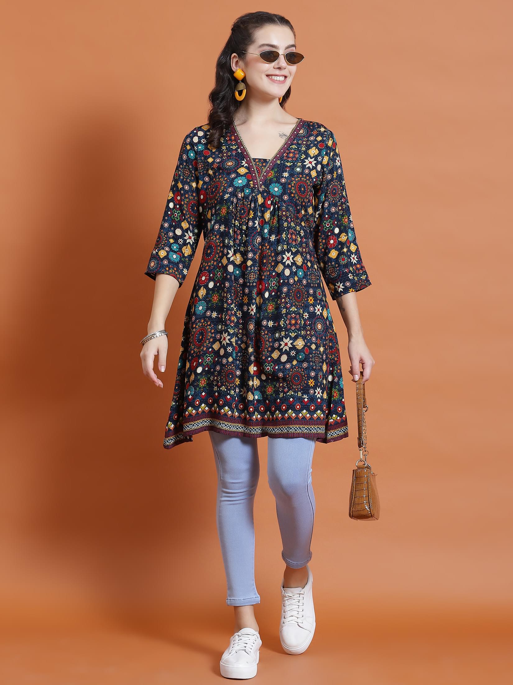 Women Blue Solid Narrow Jegging.