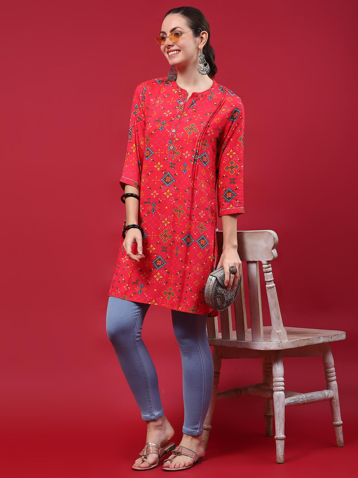 Women Fuchsia Geometric Printed Kurti.