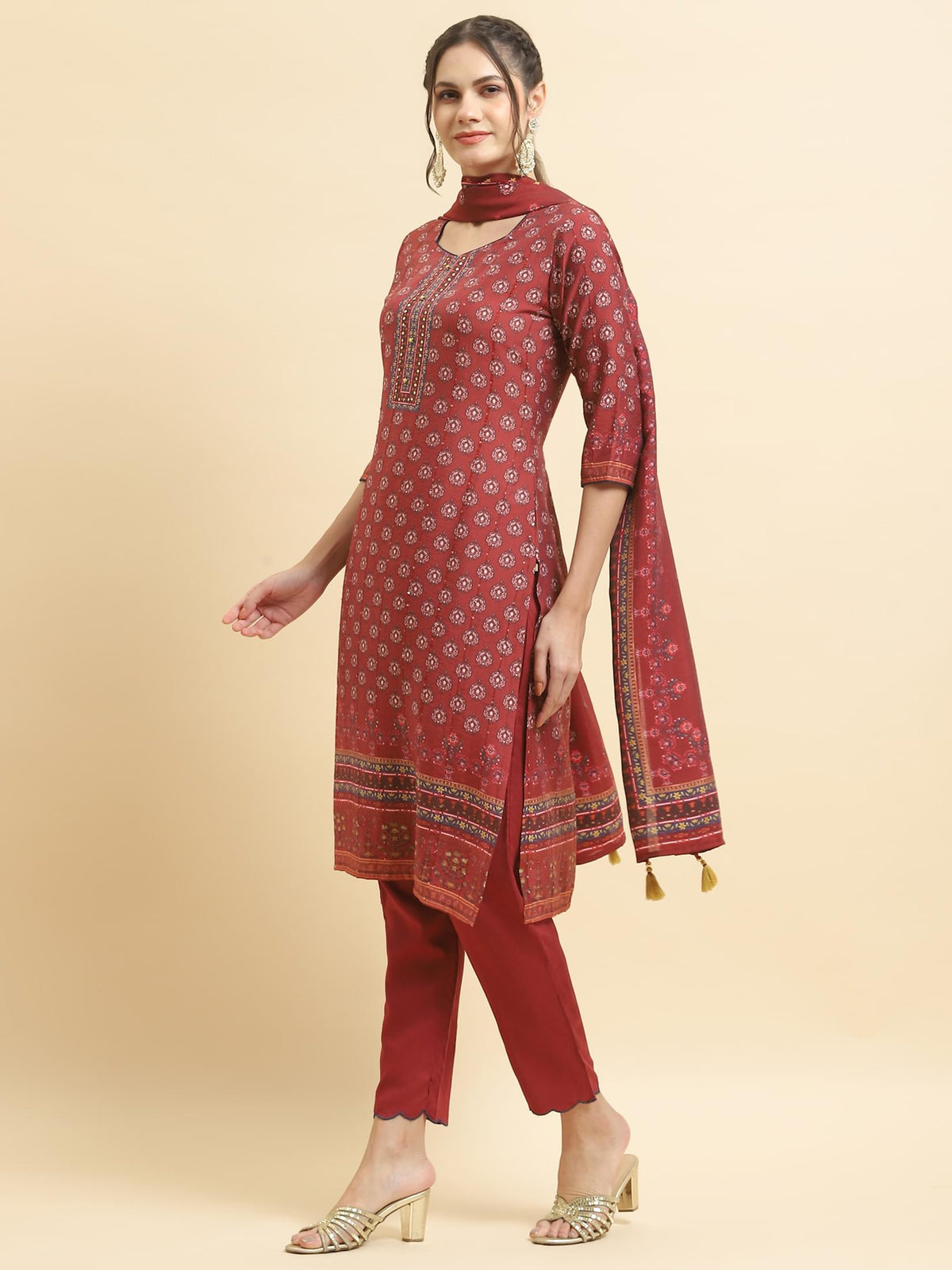 Women Muslin Maroon Floral Print Kurta Trouser Dupatta.