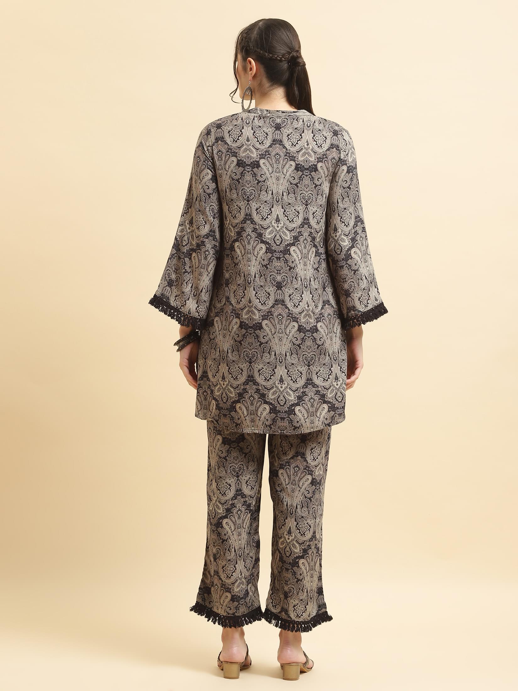 Women Liva Rayon Grey Paisley Print Co-Ord Set.
