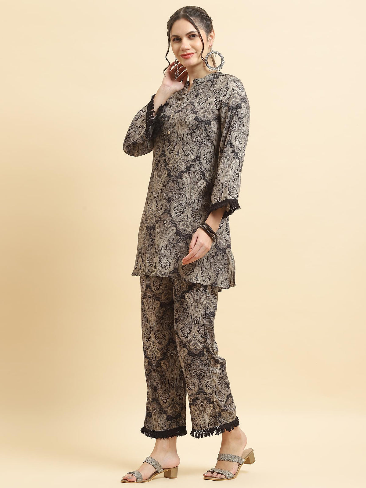 Women Liva Rayon Grey Paisley Print Co-Ord Set.
