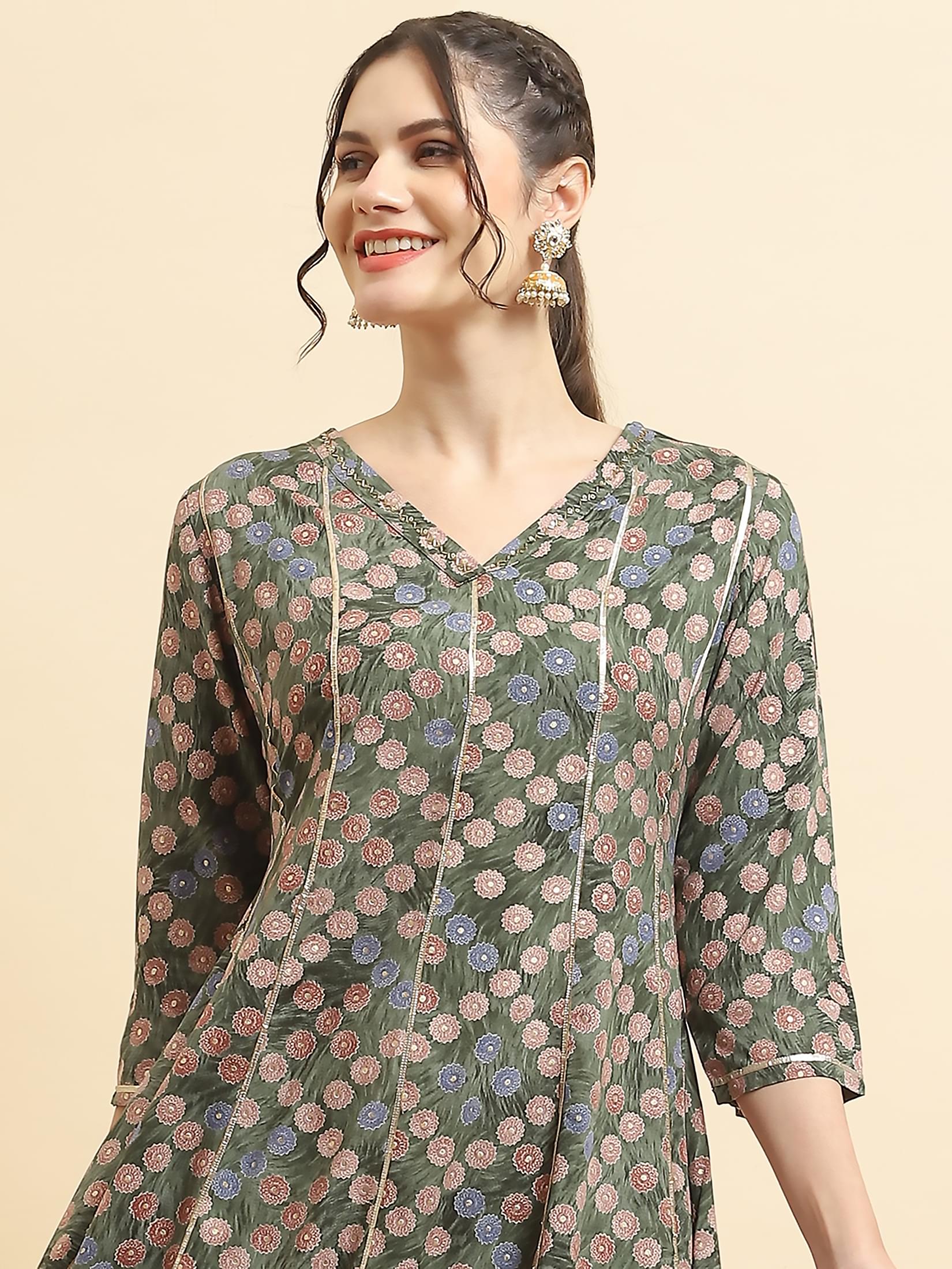Women Liva Rayon Olive Geometric Print Kurta With Comfort Pant.