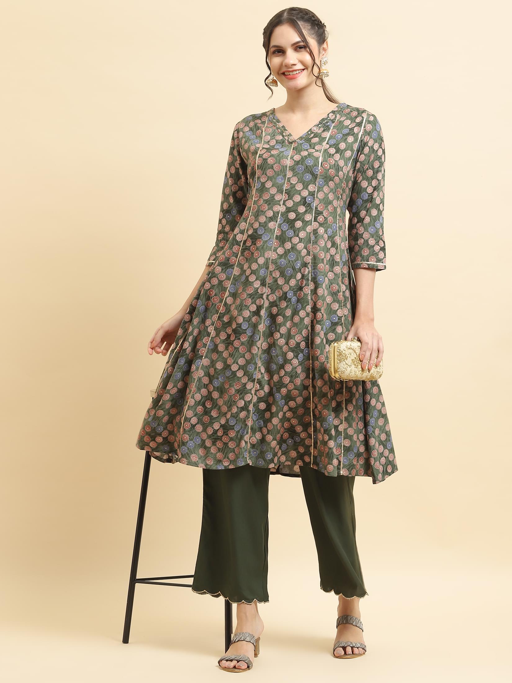 Women Liva Rayon Olive Geometric Print Kurta With Comfort Pant.