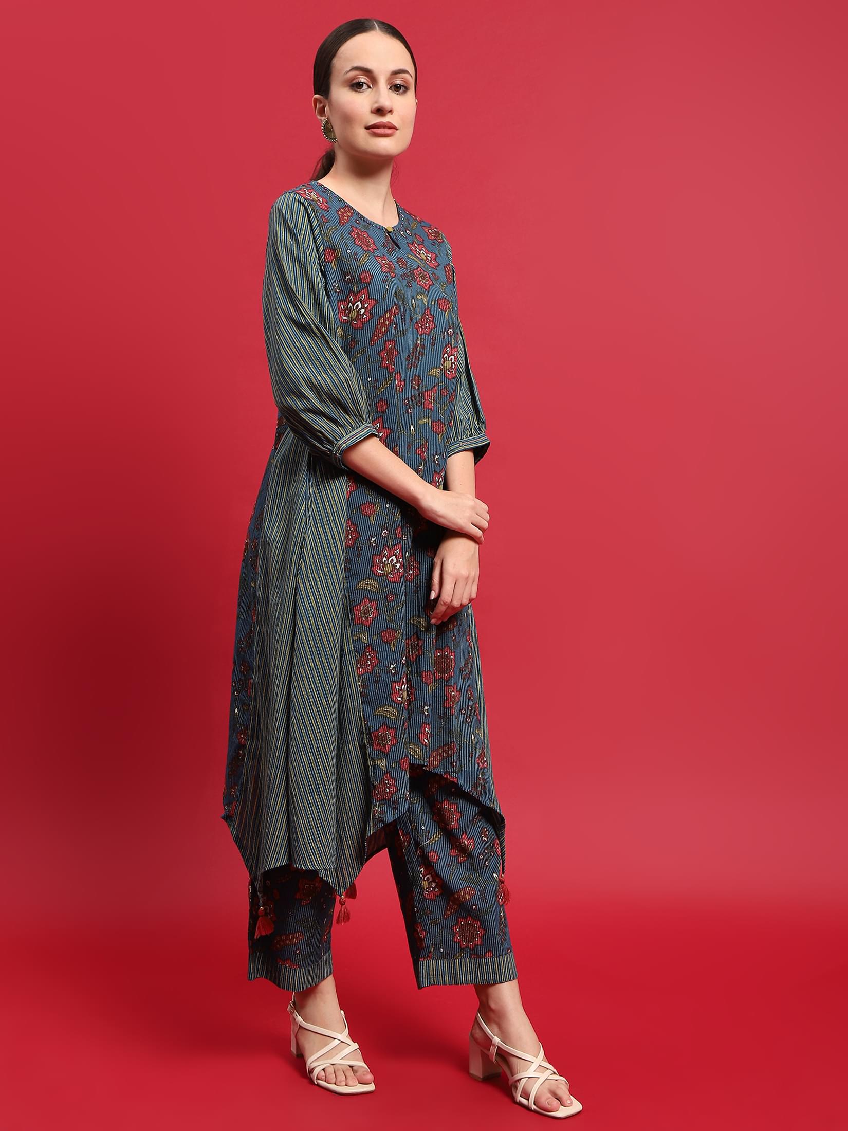 Women Cotton Blue Floral Print Kurta With Comfort Pant.