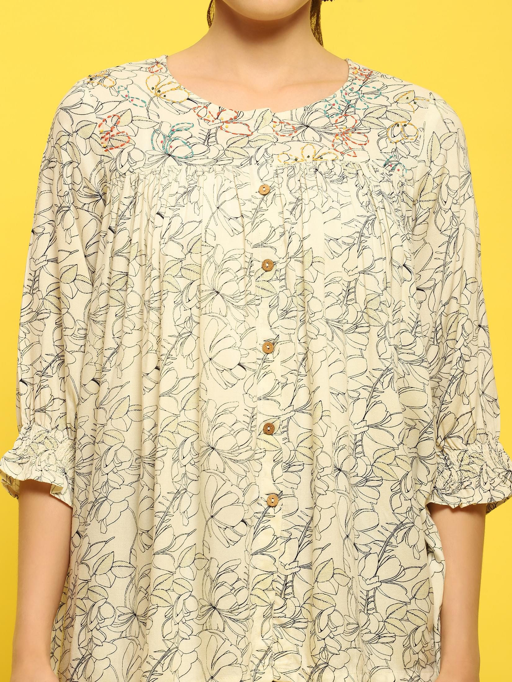 Women Liva Rayon Off White Floral Print Tunic.