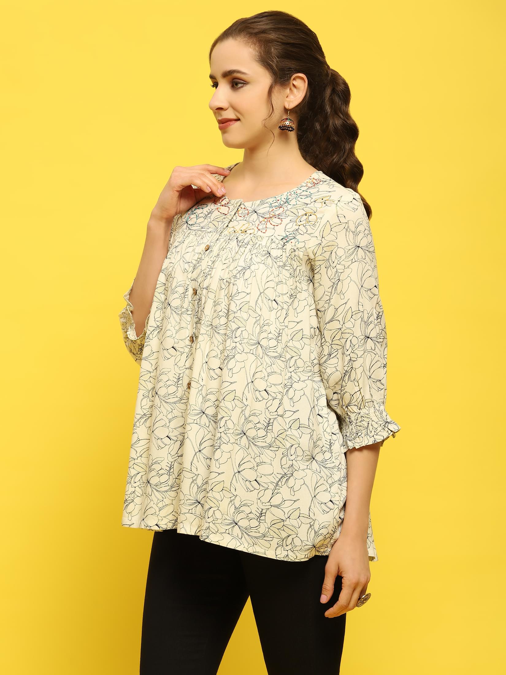 Women Liva Rayon Off White Floral Print Tunic.