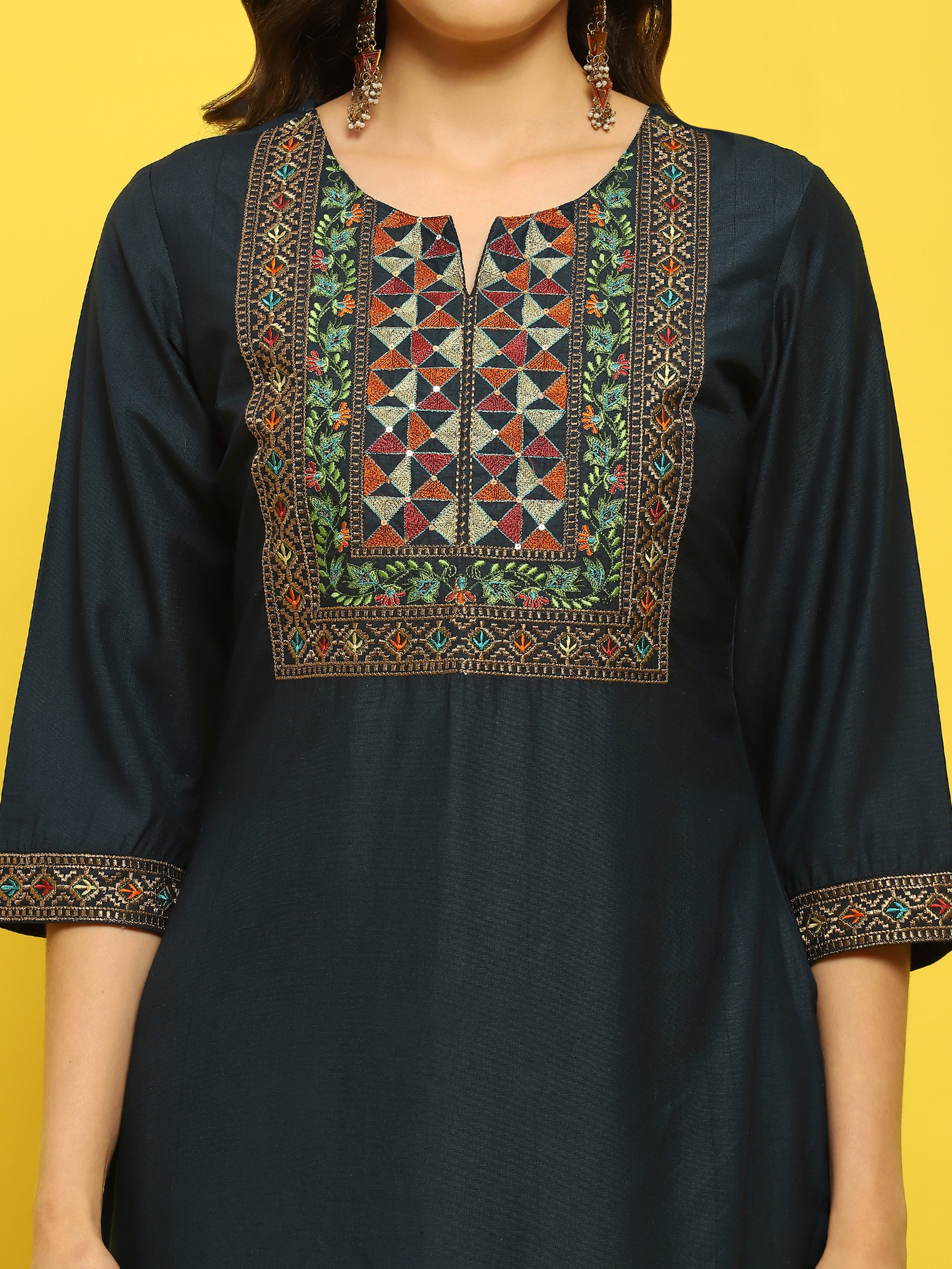 12115PEACOCKBLUE_closer