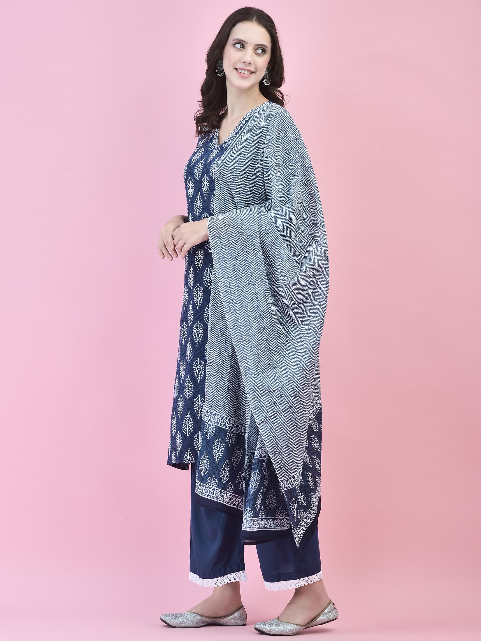 Women Liva (Rayon) Indigo Floral Print Kurta Comfort Pant Dupatta.