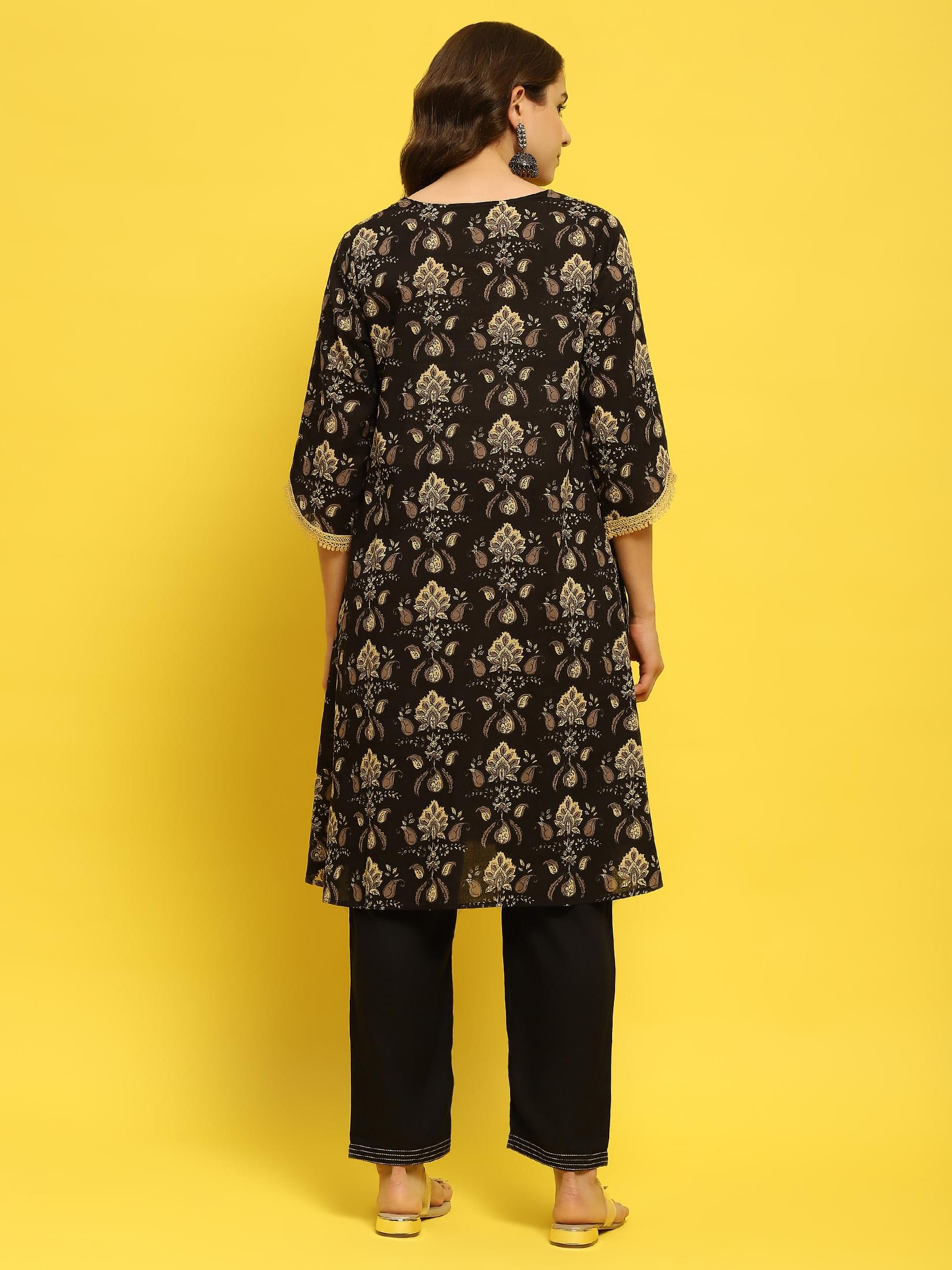 Women Cotton Black Floral Print Kurta With Trouser.