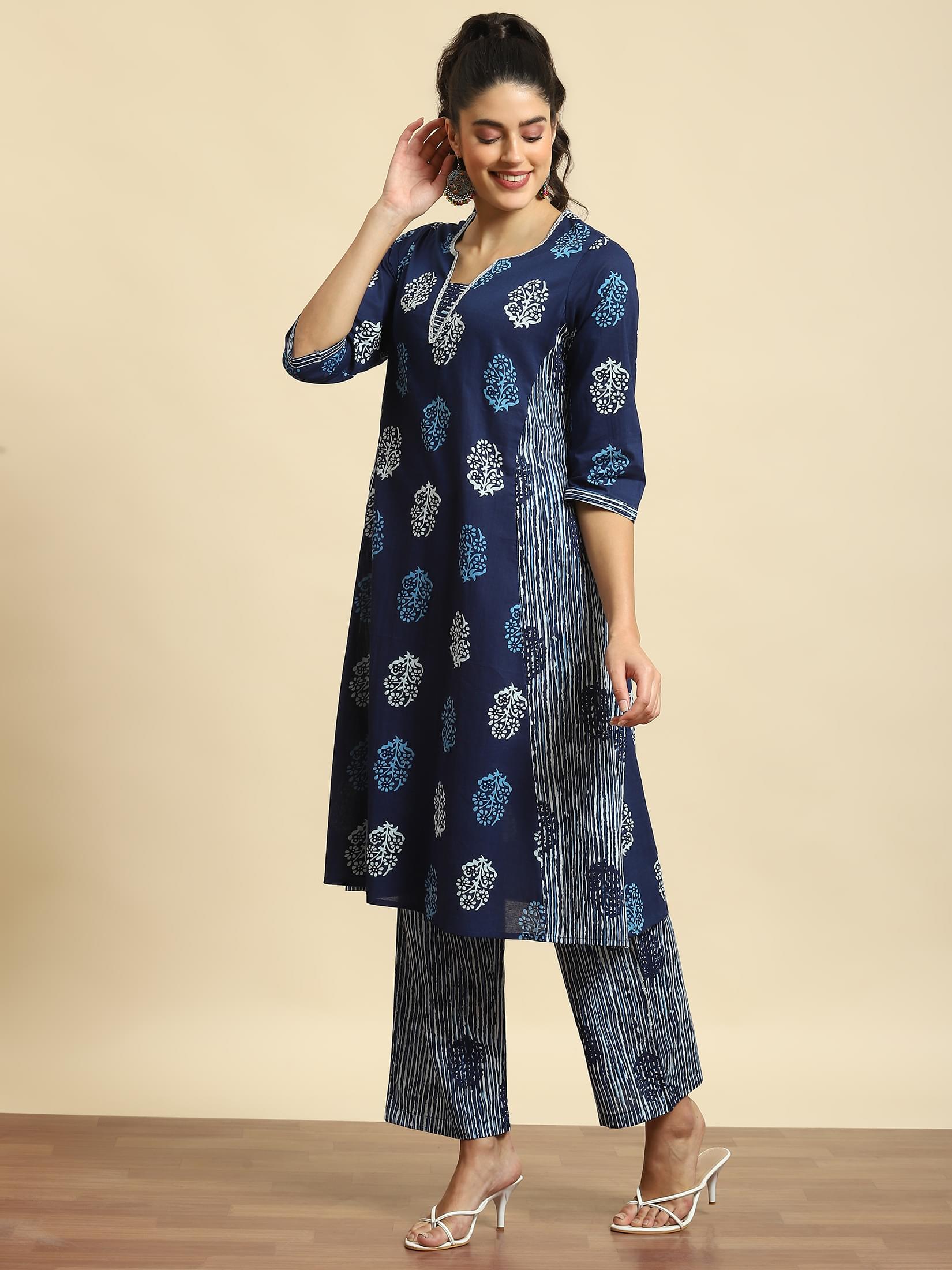 Women Navy Blue Geometric Print Kurta With Comfort Pant.