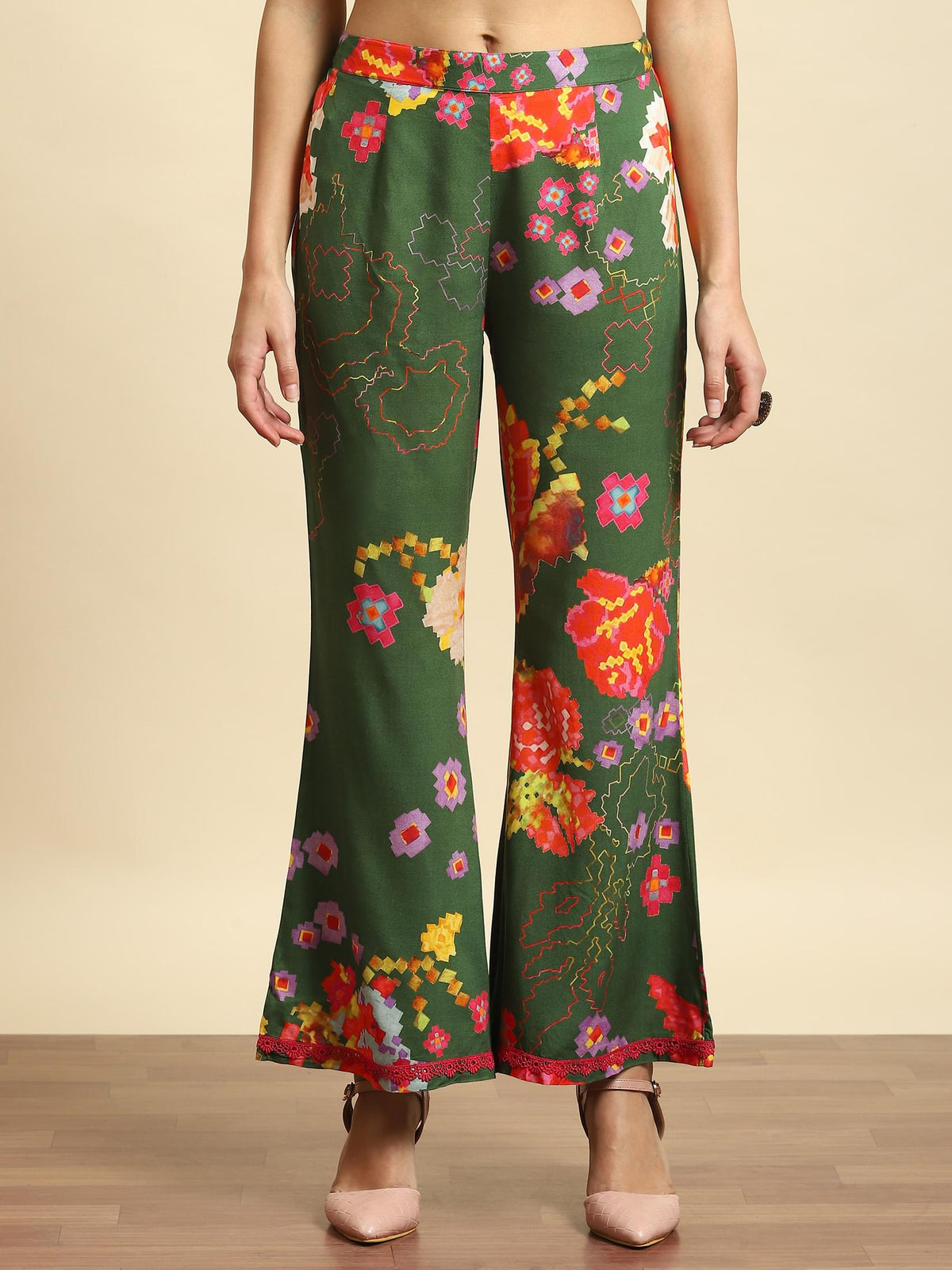 Women Green Geometric Print Co-Ord Set.
