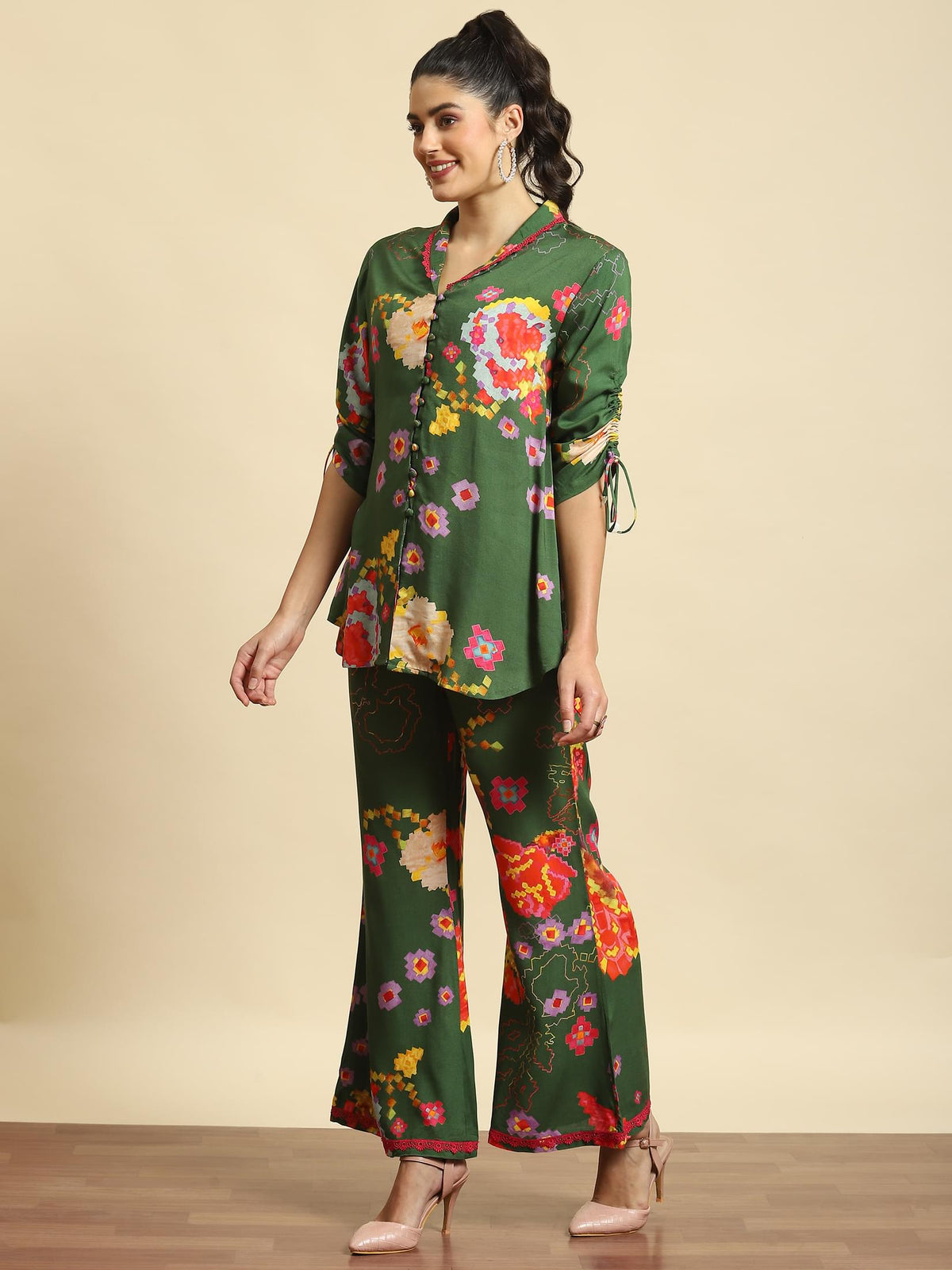 Women Green Geometric Print Co-Ord Set.
